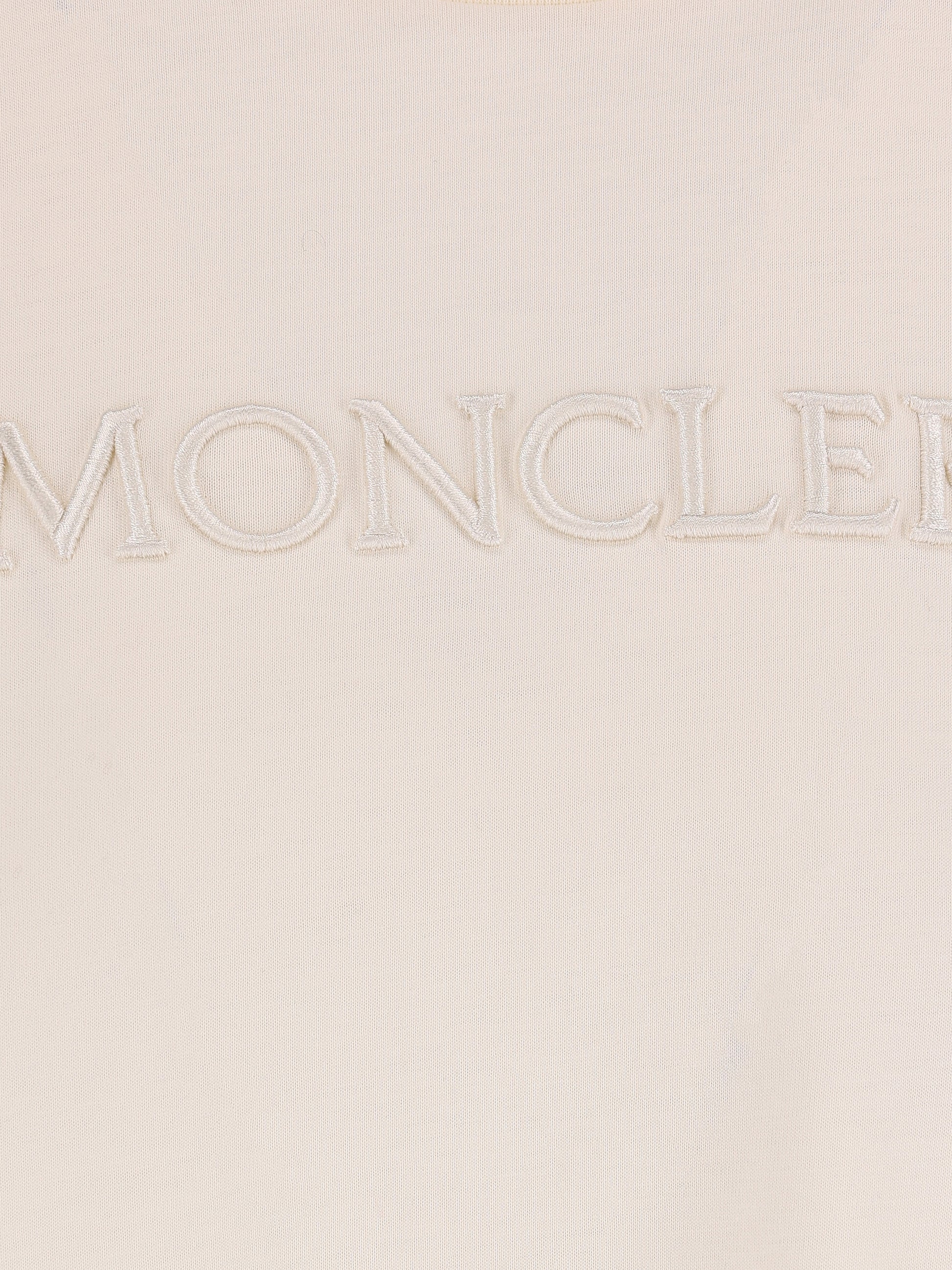 T-Shirt realizzata in cotone. W8C00021 89AUO037 MONCLER 