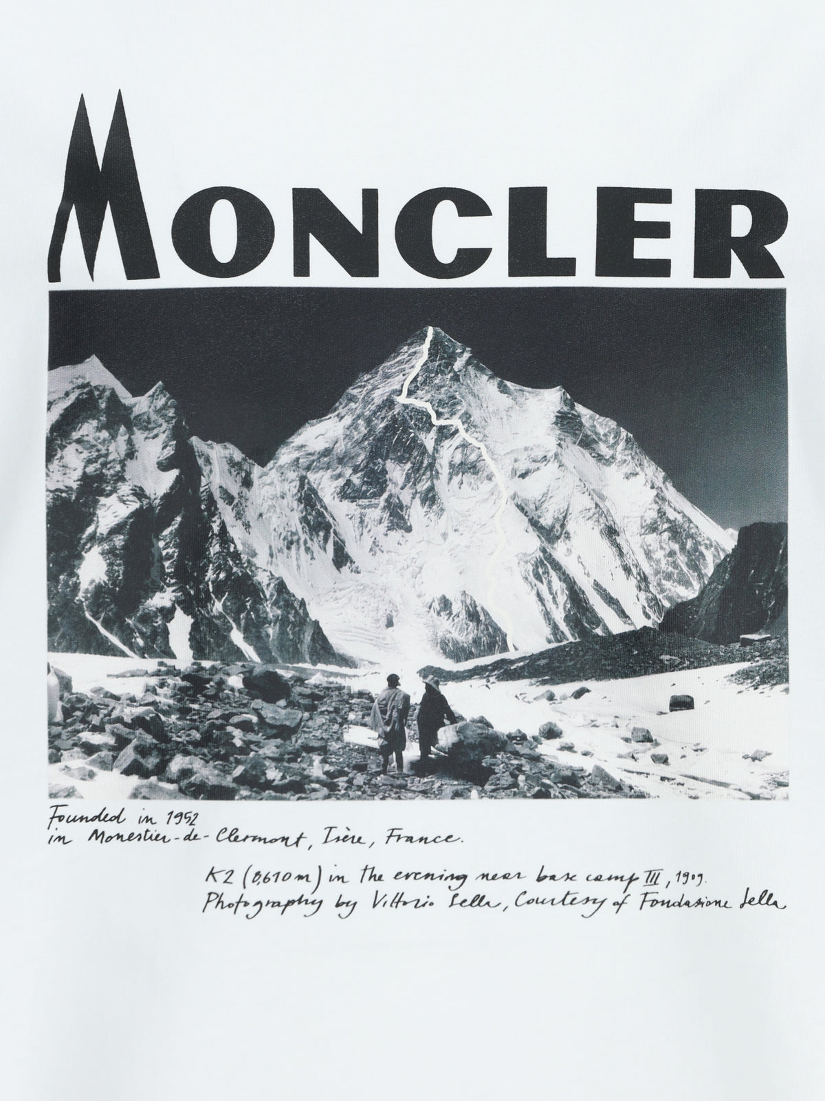 T-Shirt realizzata in cotone. M8C0007 4899YC001 MONCLER RE-ICONS 