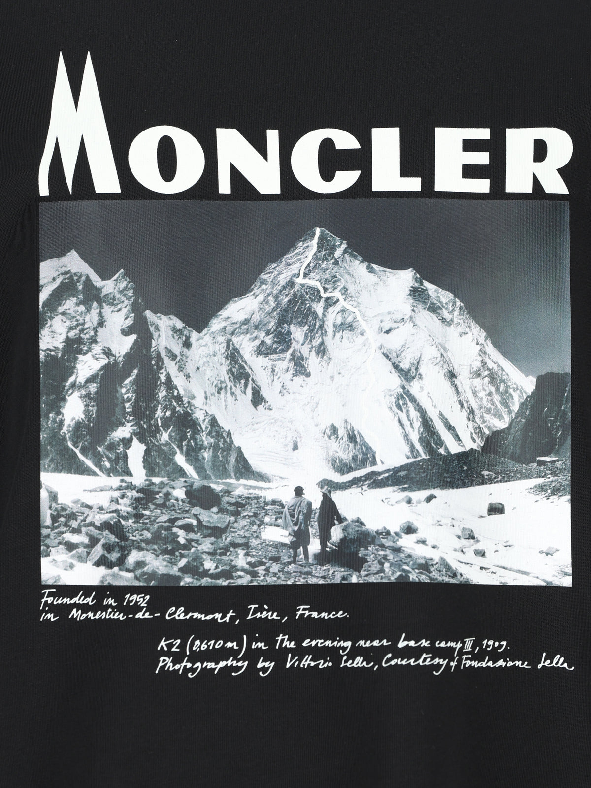 T-Shirt realizzata in cotone. M8C0007 4899YC999 MONCLER RE-ICONS 