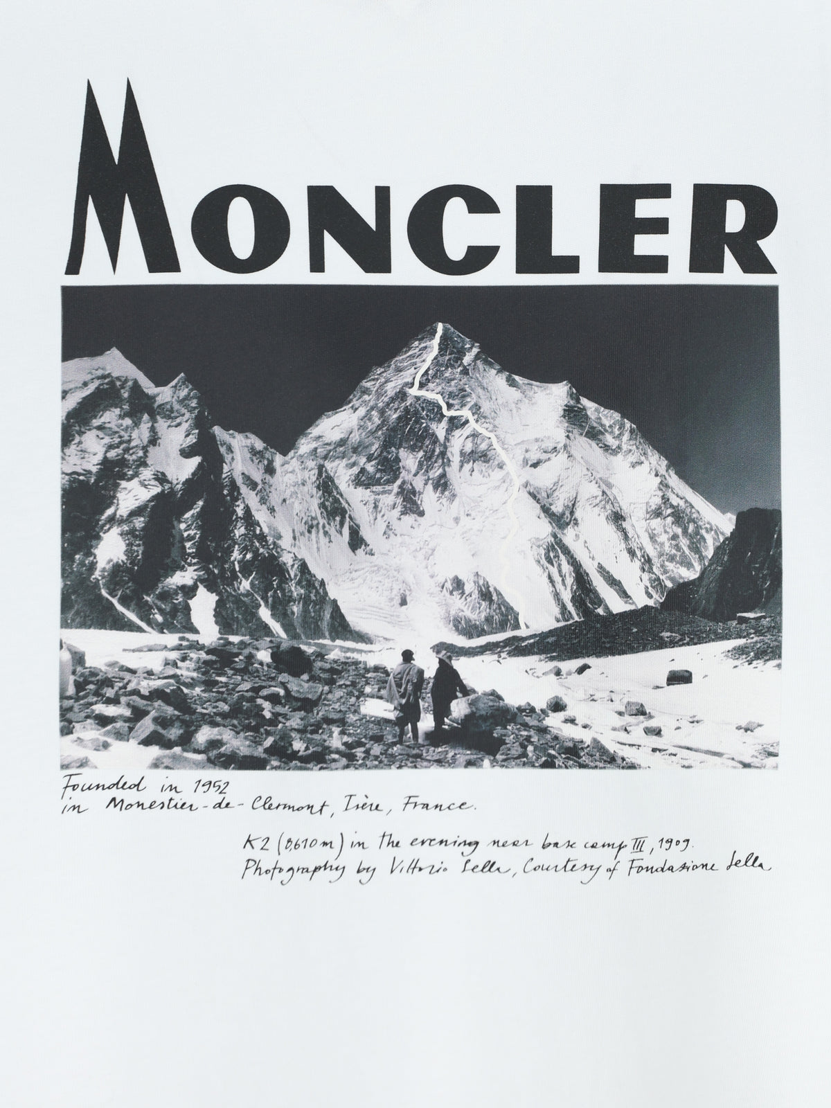 T-Shirt realizzata in cotone. M8D00020 899YC001 MONCLER RE-ICONS 