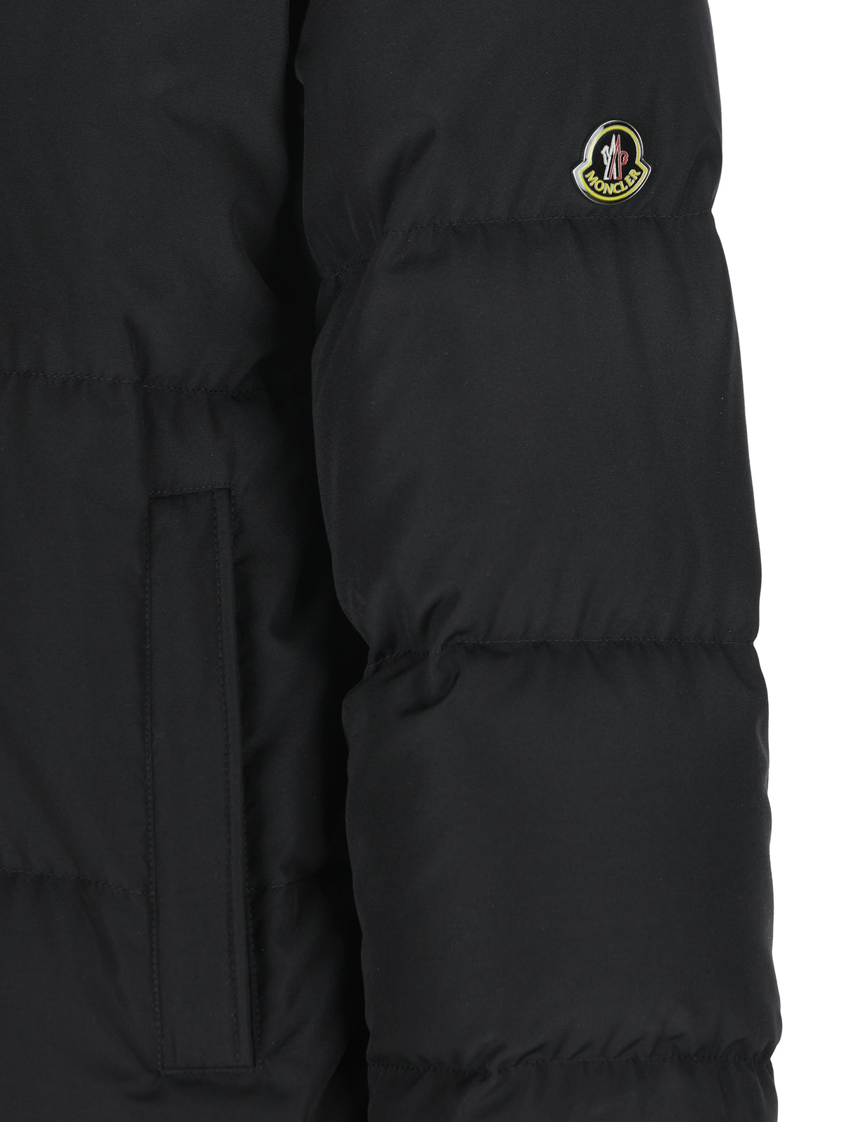 Piumino realizzato in poliestere. W1A0027 3599RQ999 MONCLER RE-ICONS 