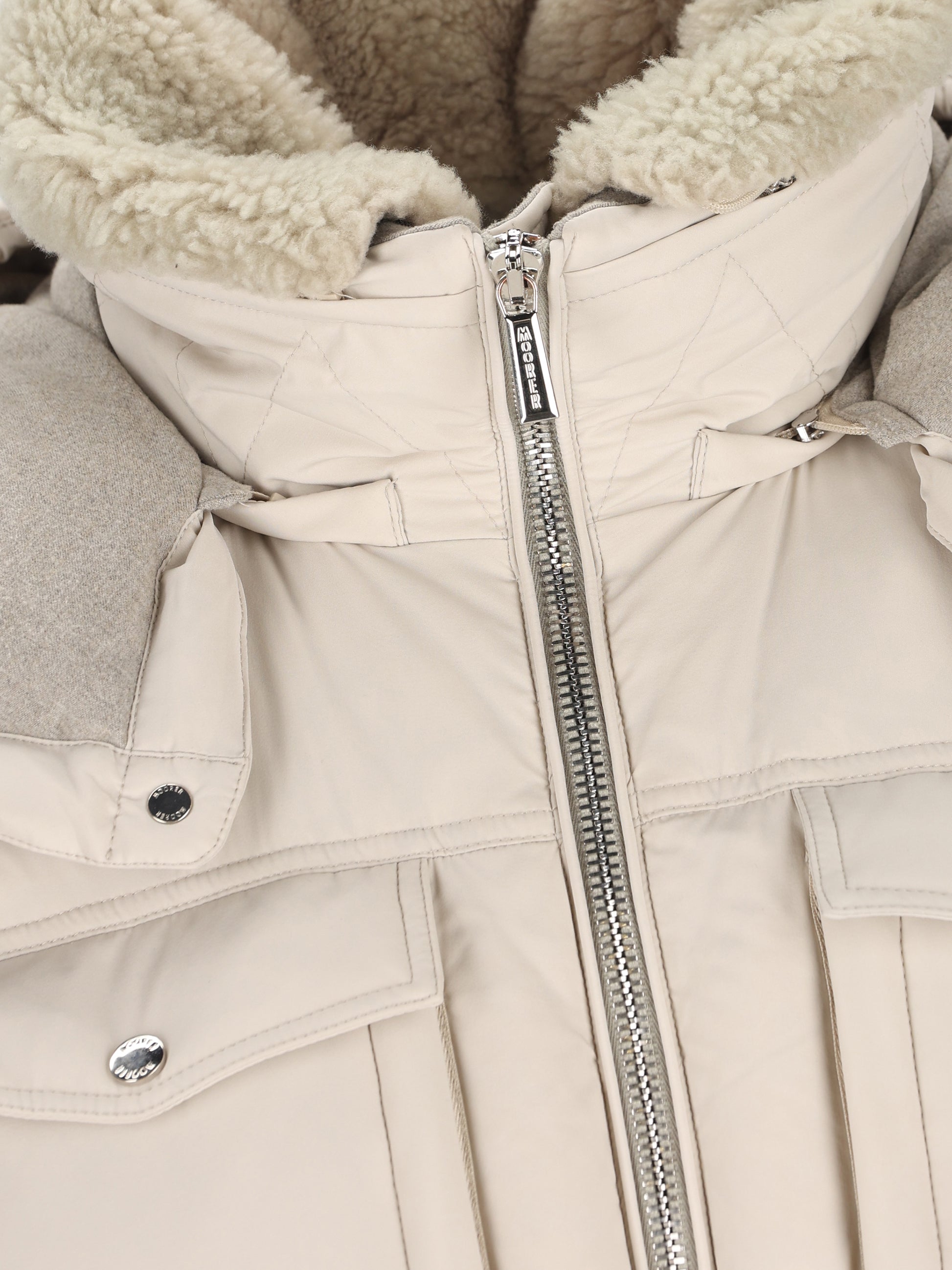 Piumino realizzato in piuma d'oca. MOUGI101114 U0119 MOORER 