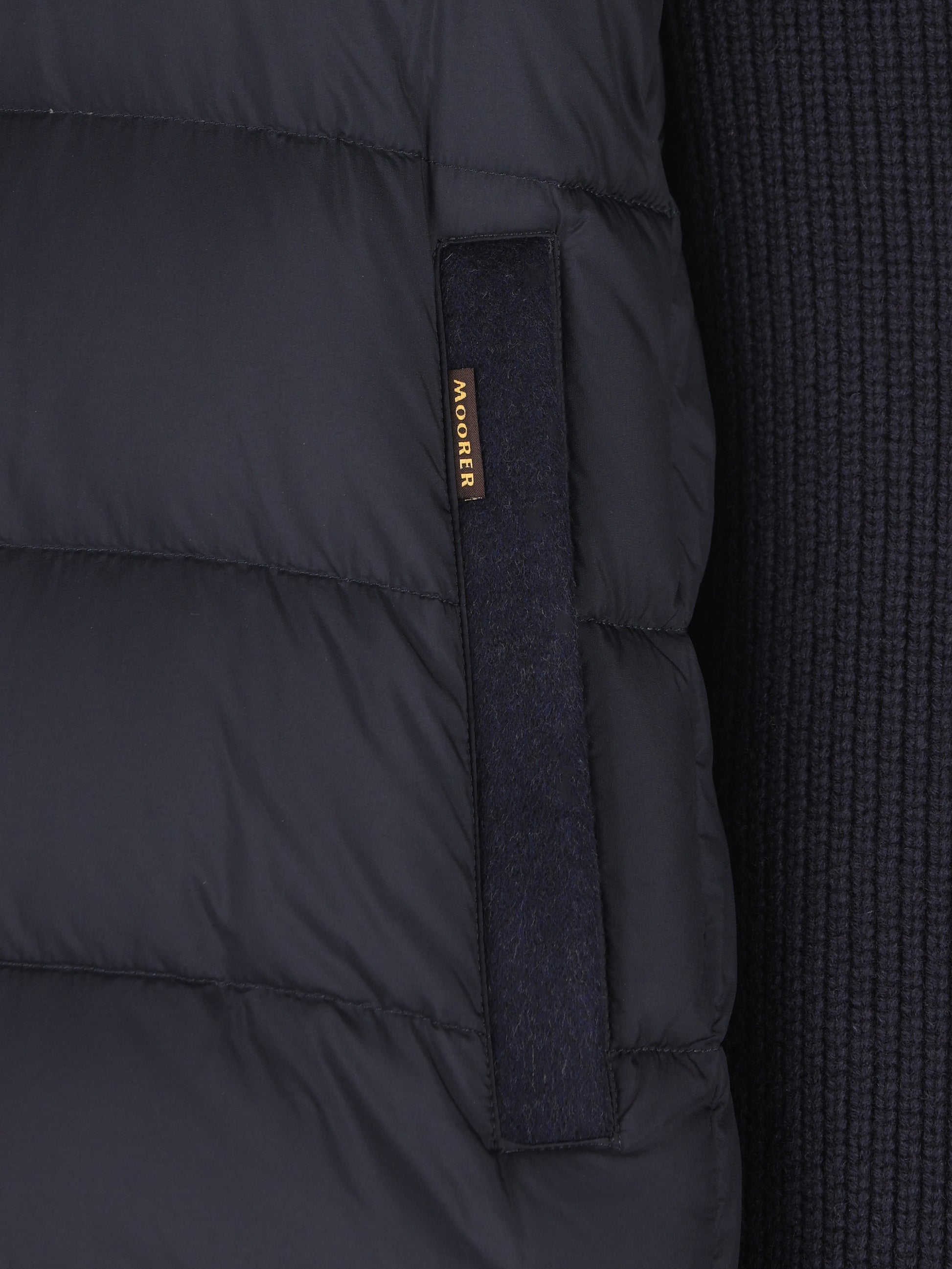 Piumino realizzato in lana e cashmere. MOUGI101201 V1980 MOORER 