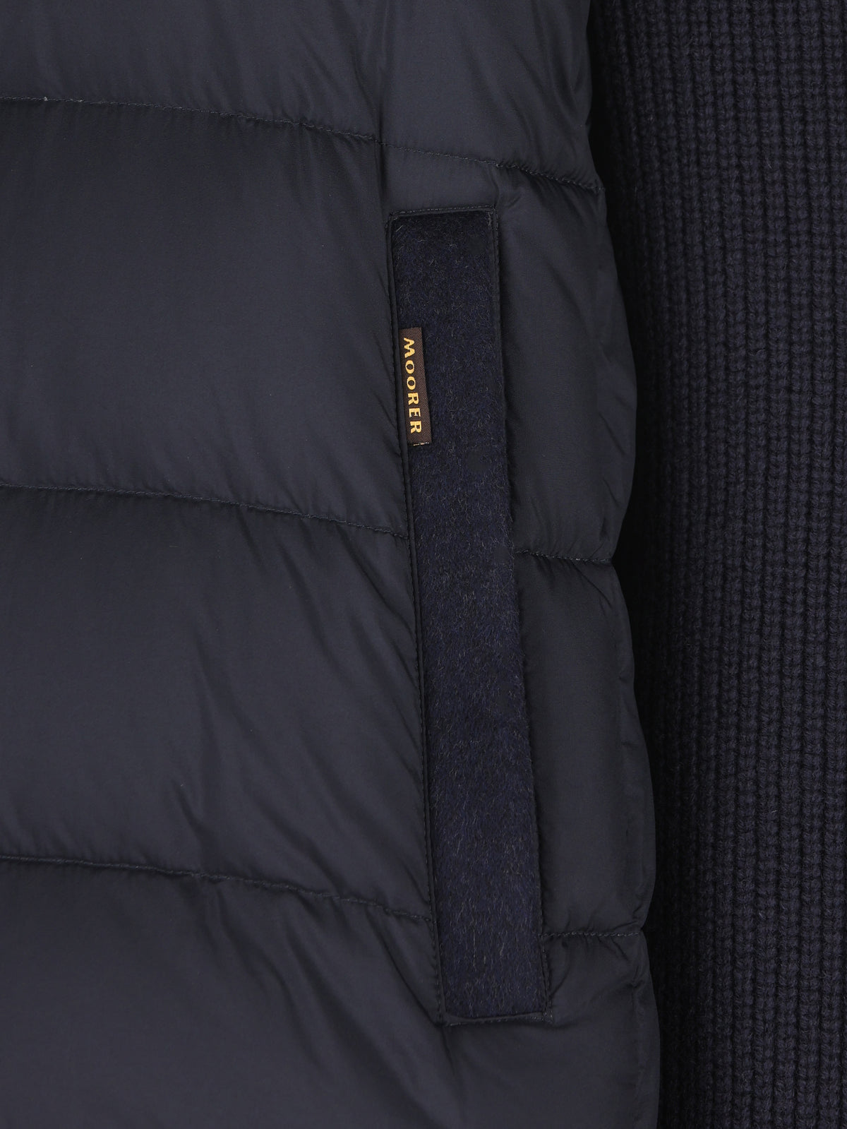 Piumino realizzato in lana e cashmere. MOUGI101201 V1980 MOORER 