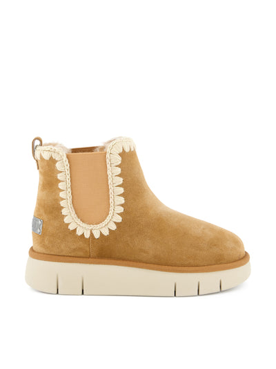 Stivaletti realizzati in suede. FW531037A COG MOU 