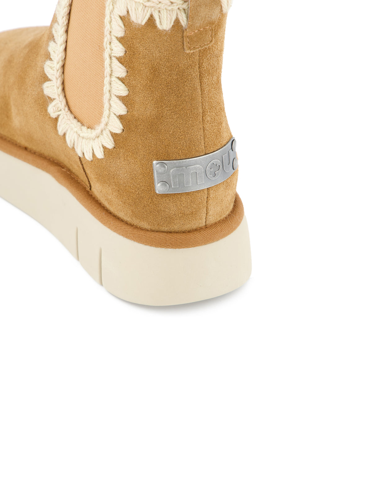 Stivaletti realizzati in suede. FW531037A COG MOU 