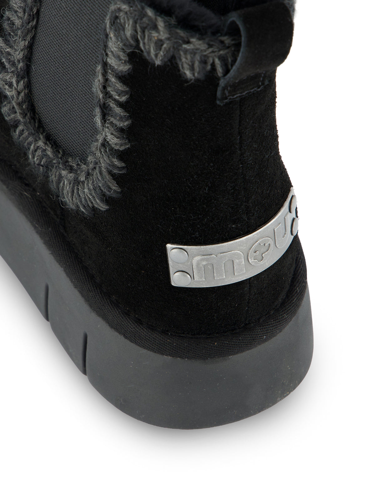 Stivaletti realizzati in suede. FW531037A BKBK MOU 