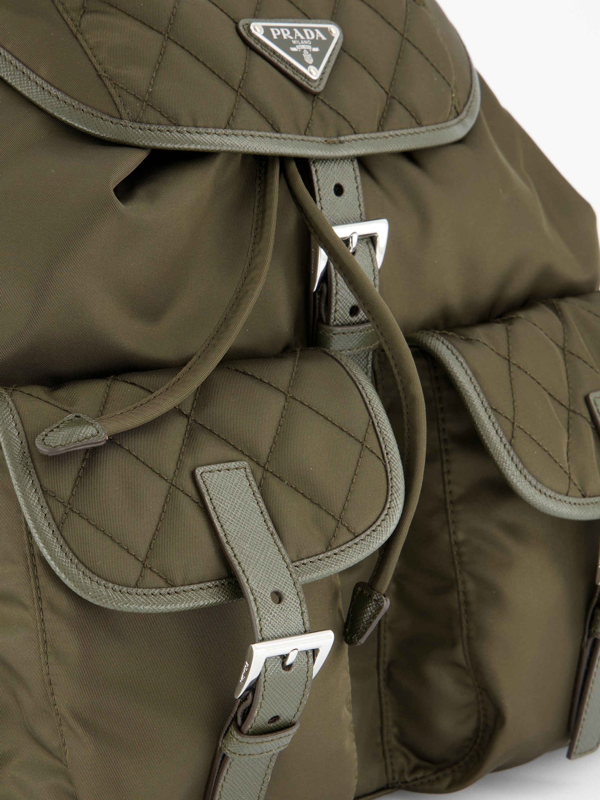 Zaino Medium in Re-Nylon Impunturato 1BZ811 2ZSIF05VI PRADA 