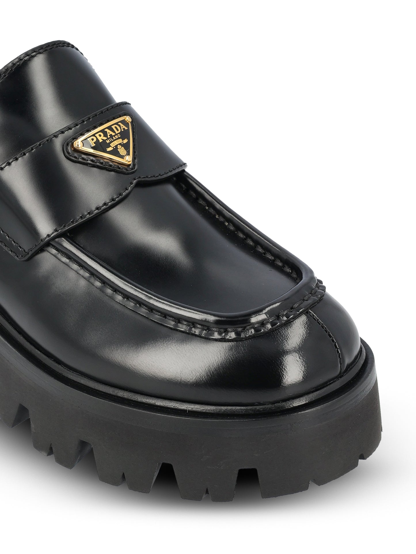 Mocassini realizzati in pelle di vitello. 1D185O 055F0002 PRADA 