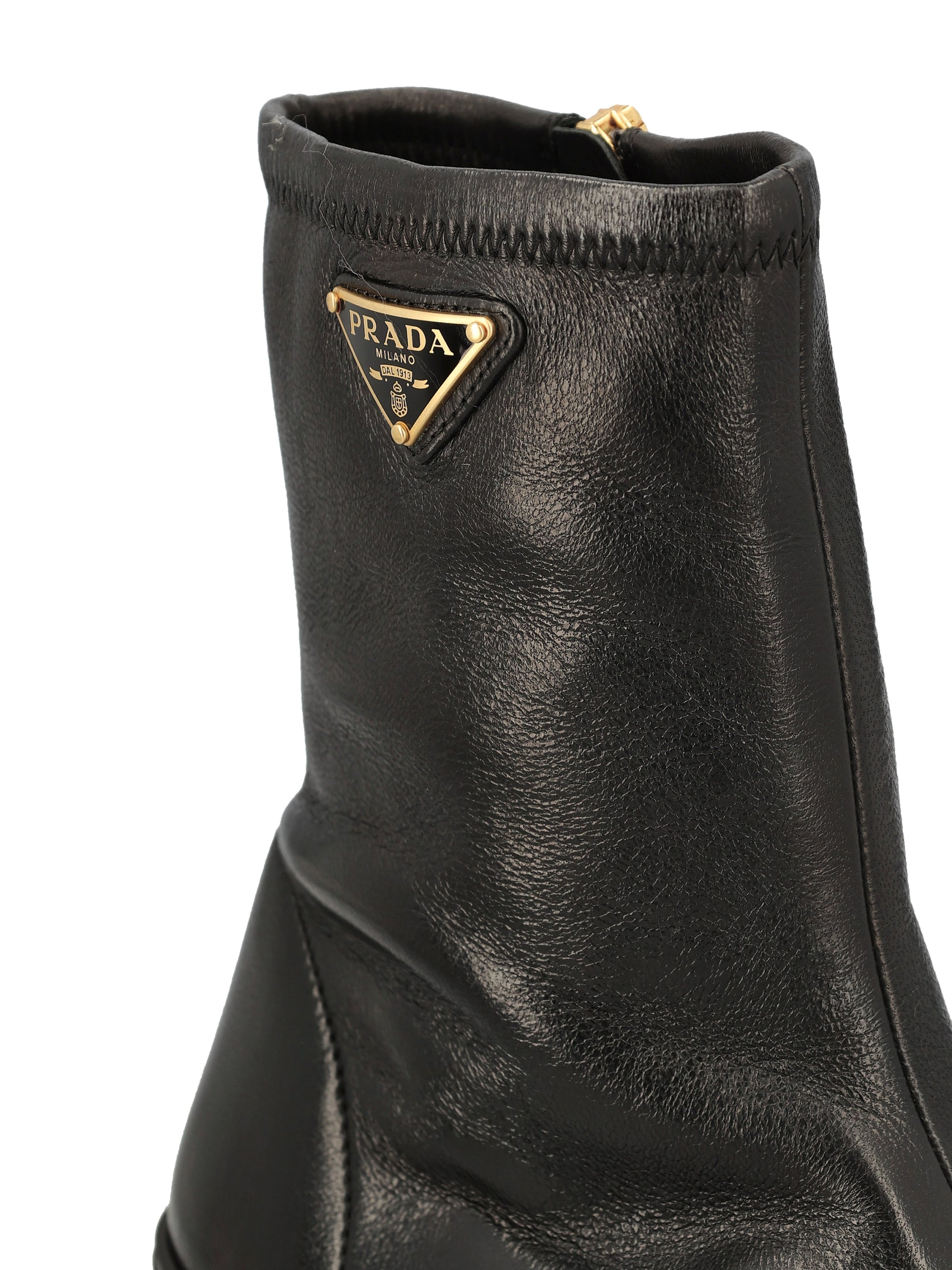 Tronchetti realizzati in pelle. 1T546O L68F0002 PRADA 