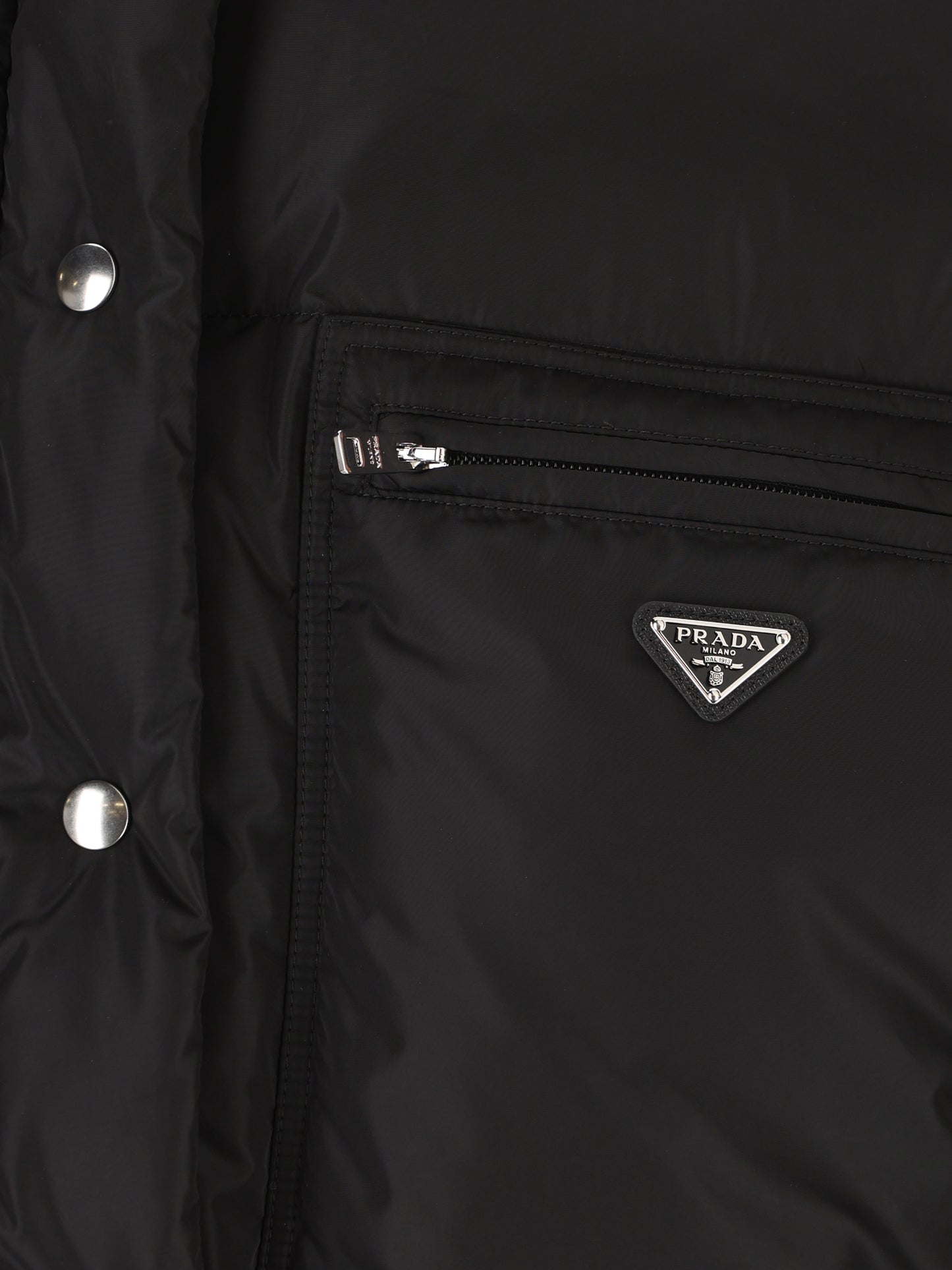 Piumino realizzato in poliammide. 292394 1WQ9F0002 PRADA 