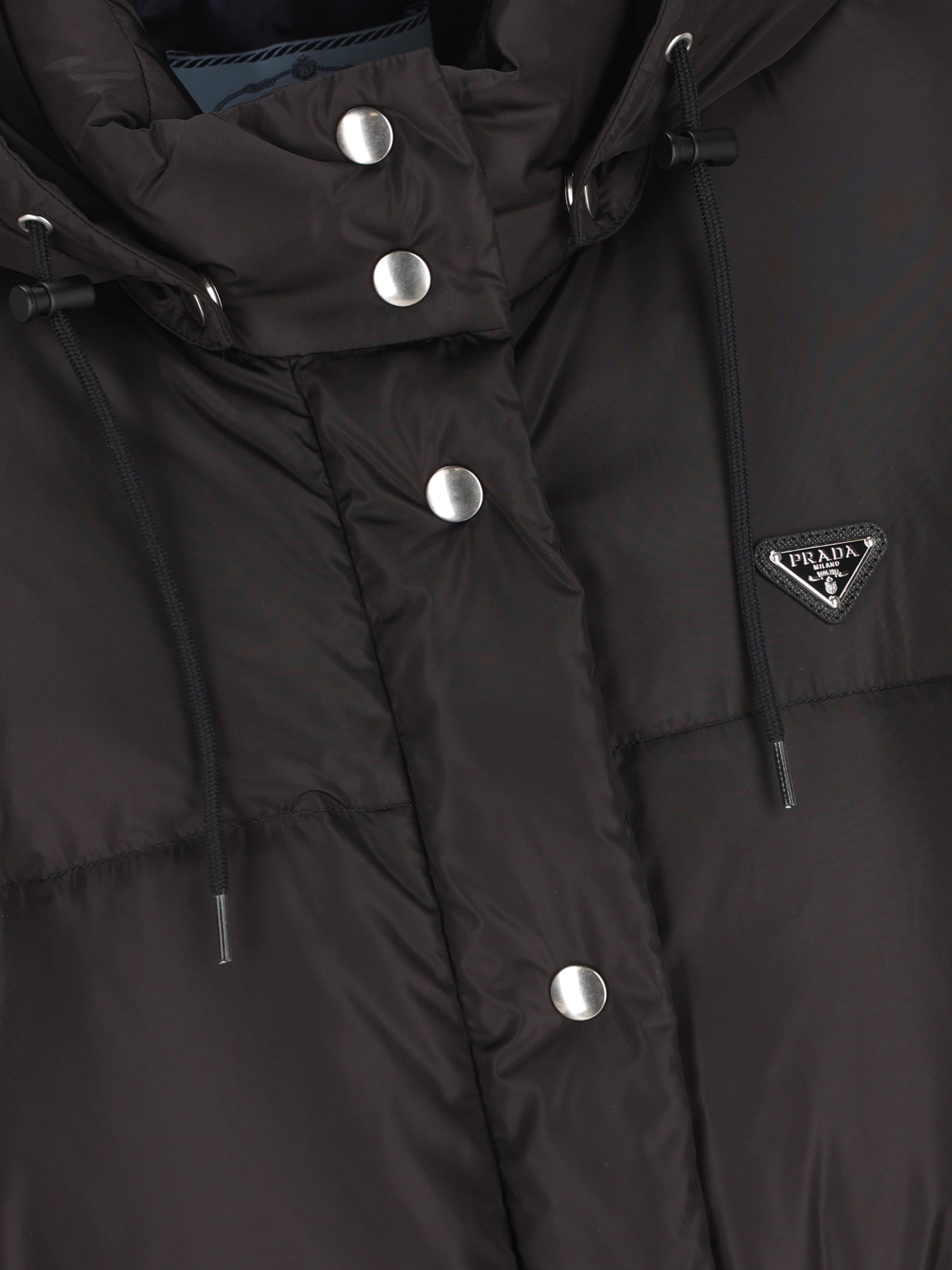 Piumino realizzato in re-nylon. 292396 1WQ9F0002 PRADA 