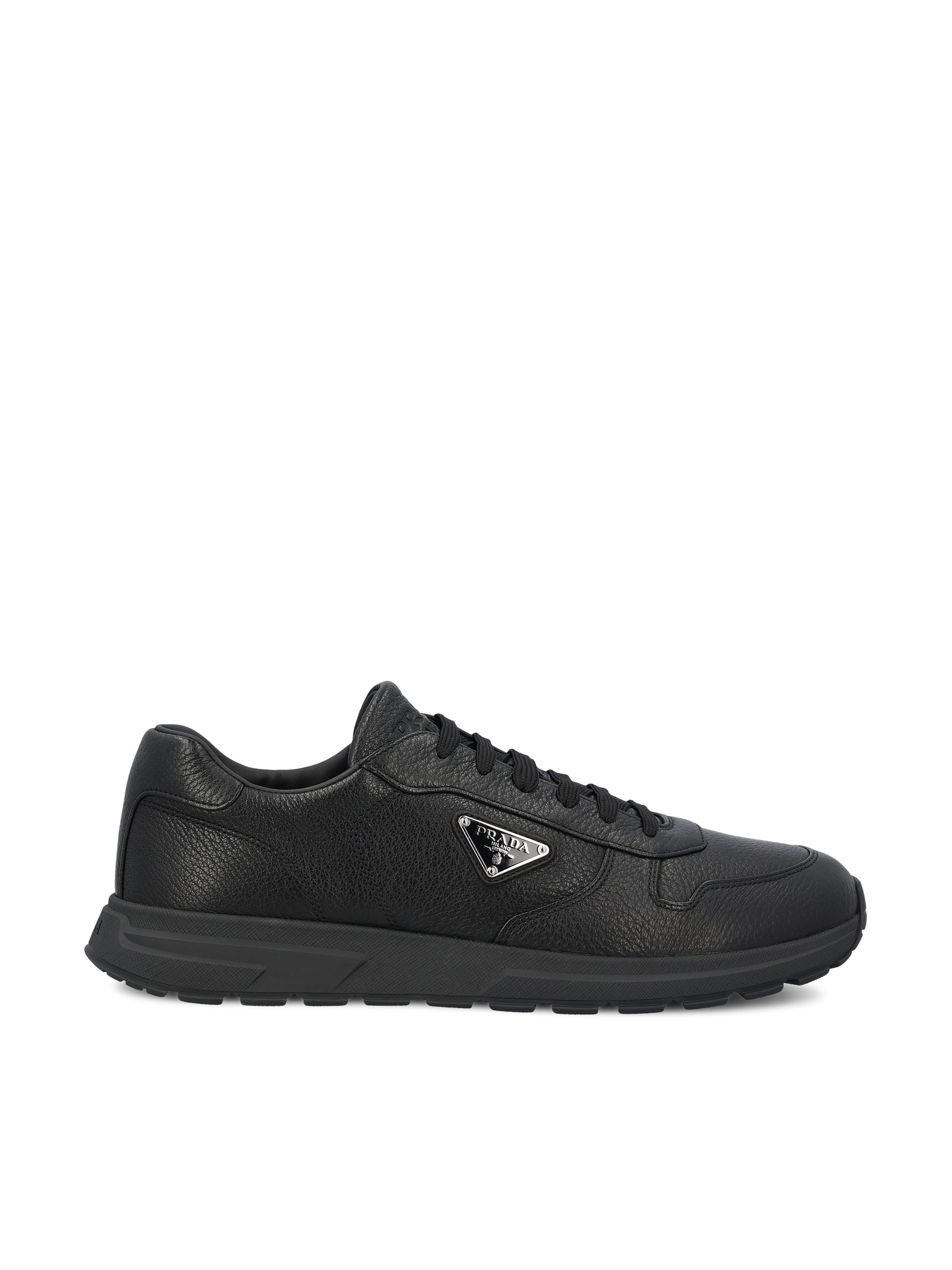Sneakers realizzate in pelle. 2EE443 013F0002 PRADA 