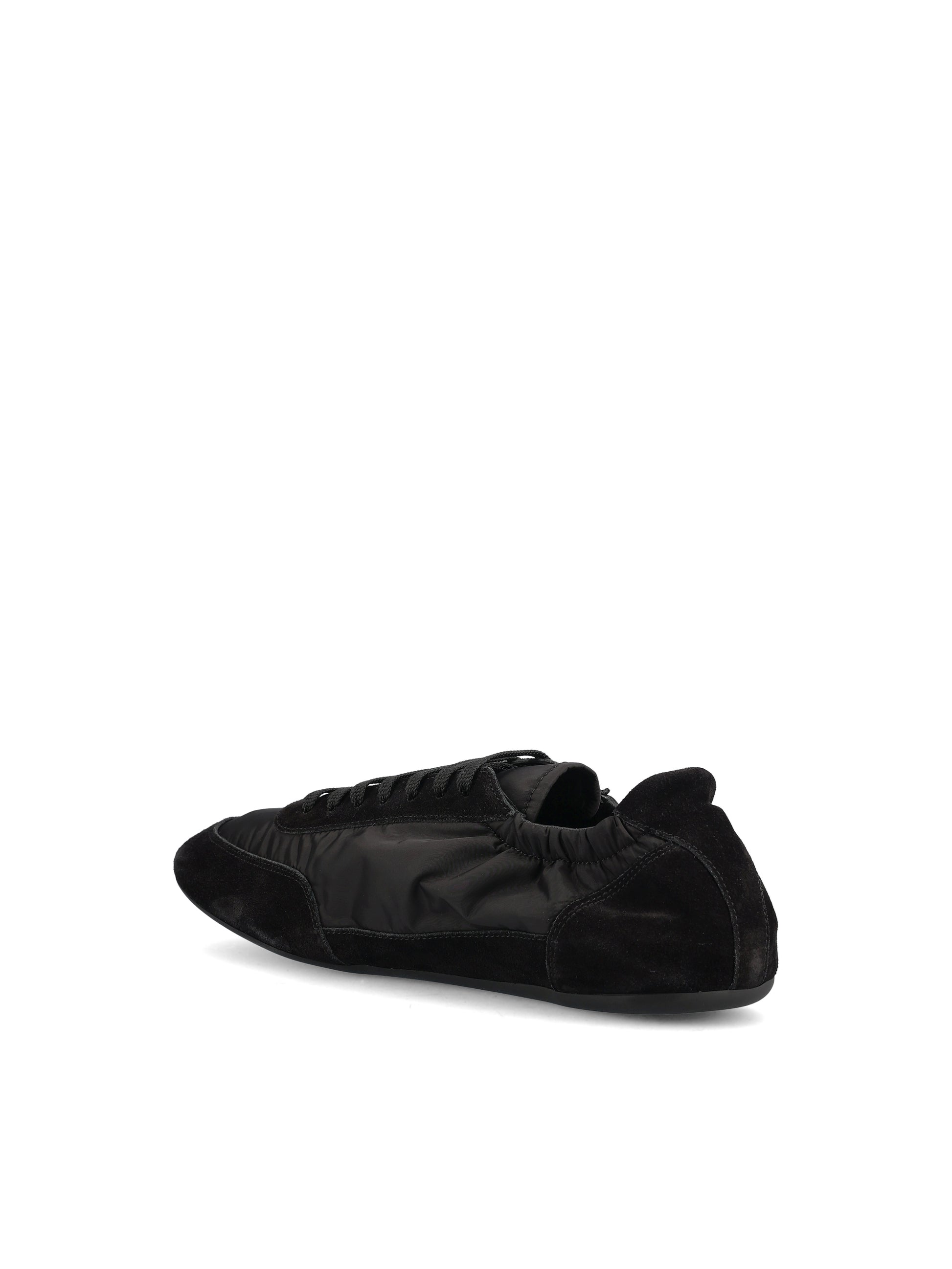 Sneakers realizzate in re-nylon e pelle. 2EG479 D7CF0002 PRADA 