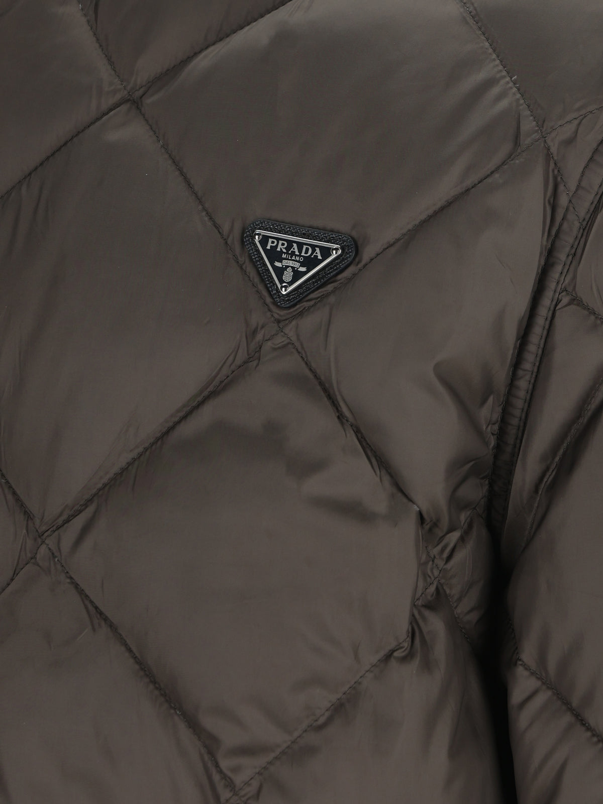 Giacca realizzata in poliestere riciclato. SGD257 17YXF0414 PRADA 