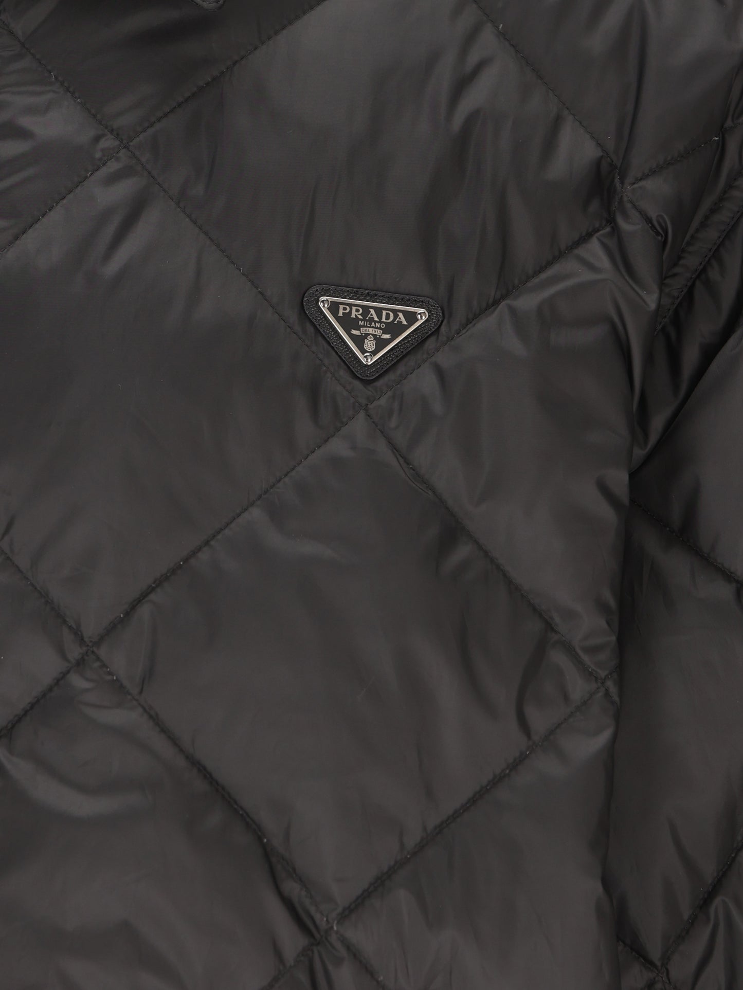 Giacca realizzata in poliammide. SGD258 17YXF0002 PRADA 