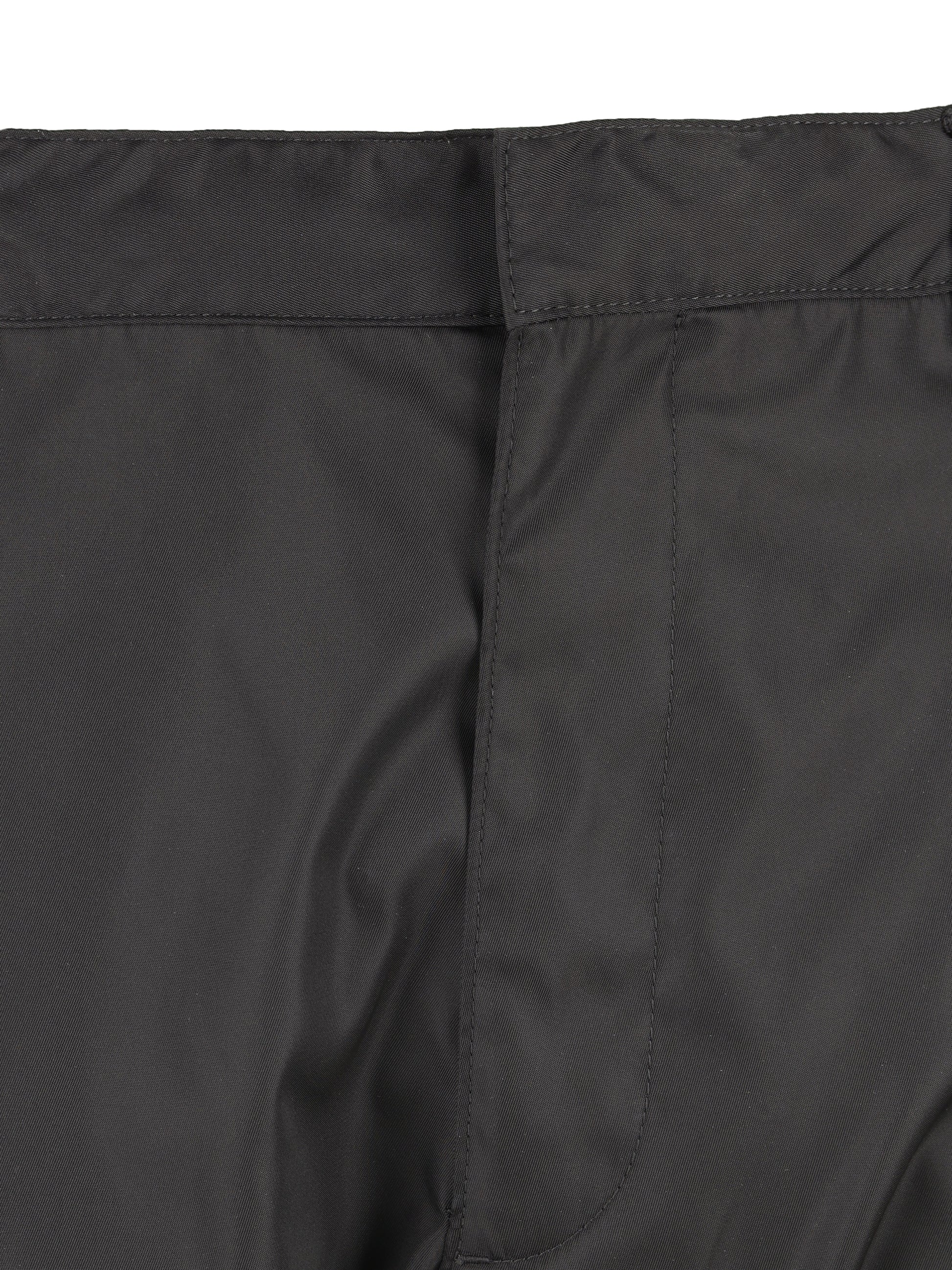 Pantaloni realizzati in poliammide riciclata. SPH66 1WQ8F0002 PRADA 