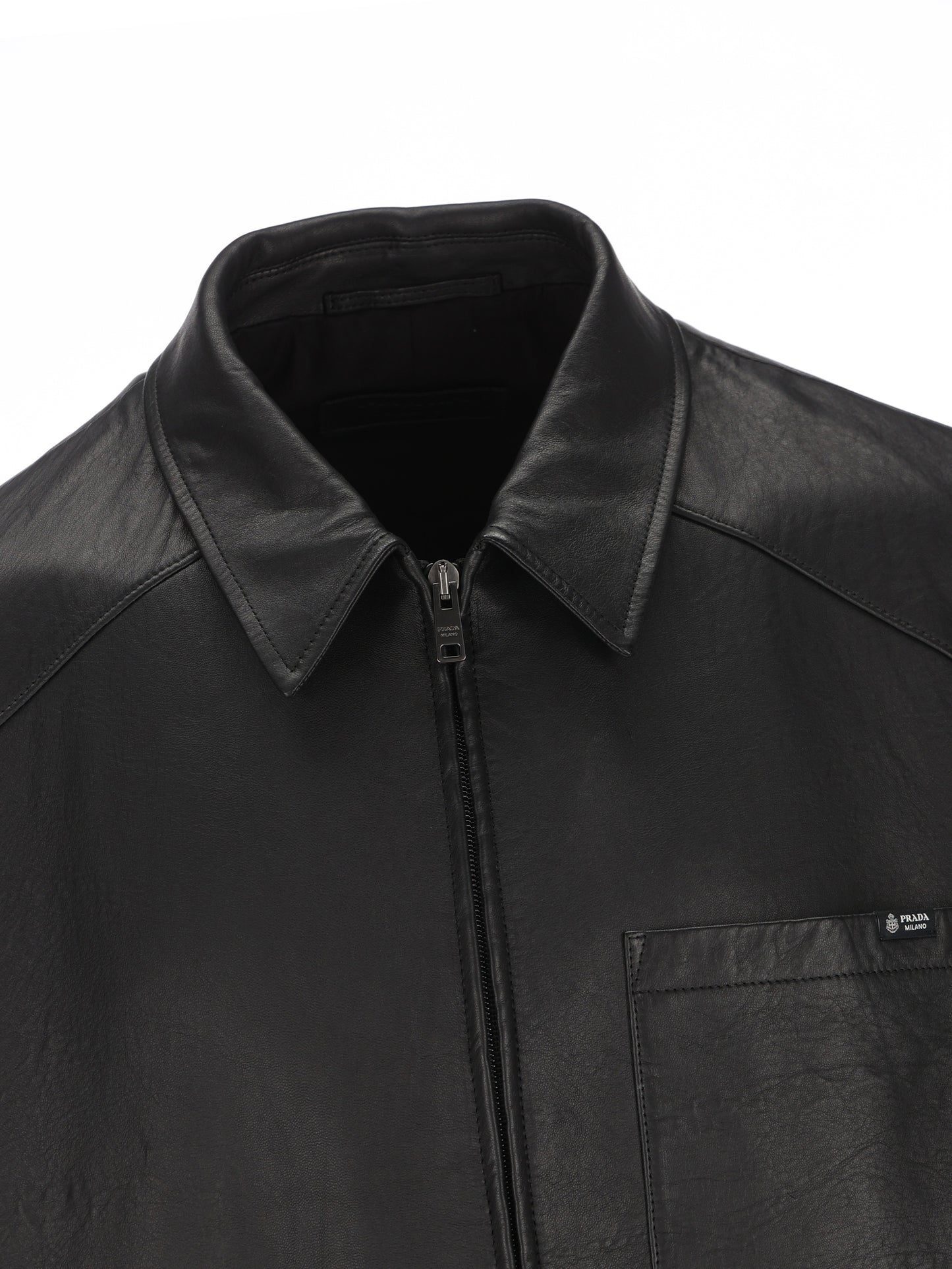 Giacca realizzata in pelle. UPW615 19WCF0002 PRADA 