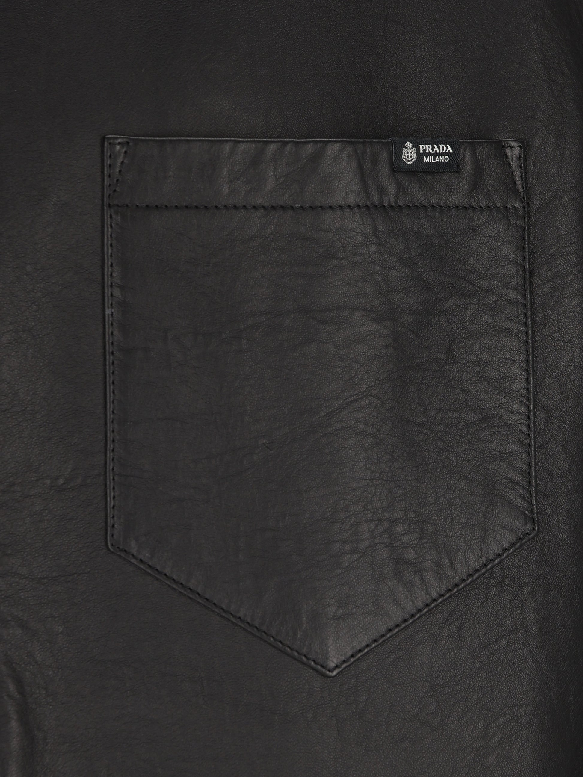 Giacca realizzata in pelle. UPW615 19WCF0002 PRADA 