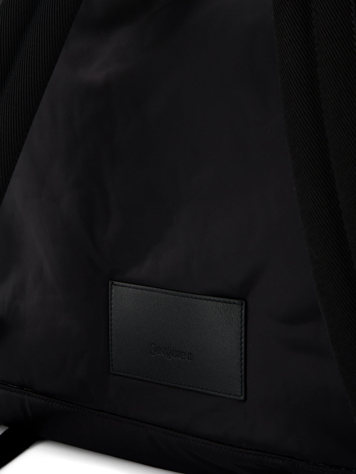 Zaino realizzato in nylon. A003YO FAGE31000 SAINT LAURENT 
