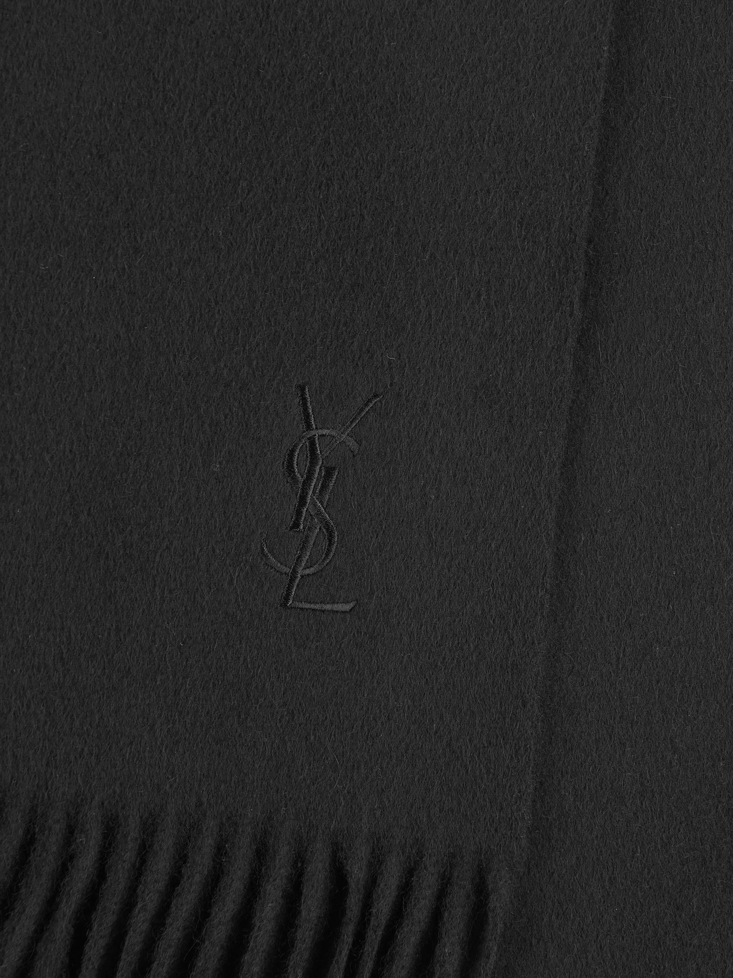 Sciarpa in Cashmere Nera con Monogram YSL A006VO 3Y2011000 SAINT LAURENT 