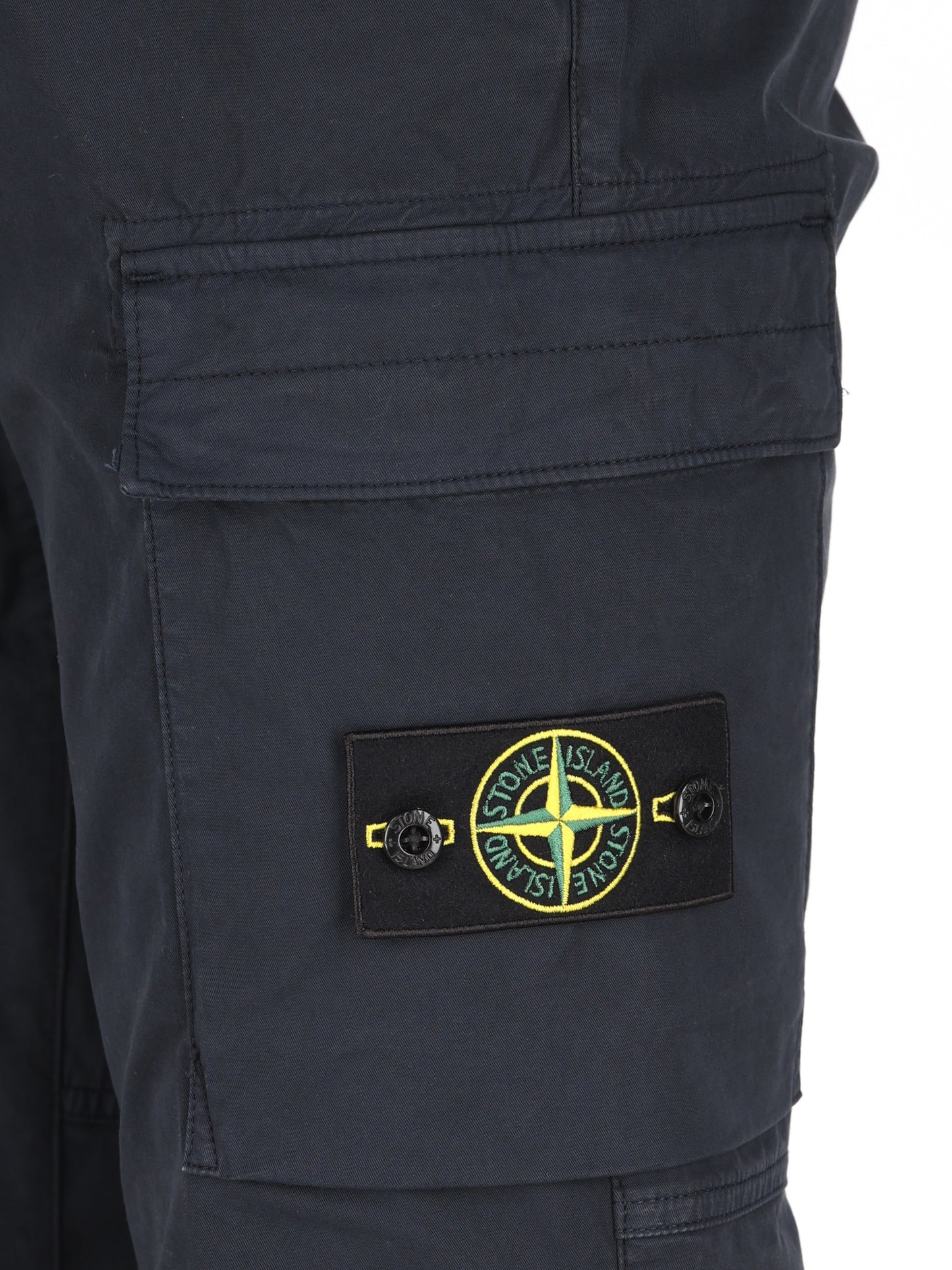 Pantalone realizzato in cotone. 3100032 S0A10V0020 STONE ISLAND 
