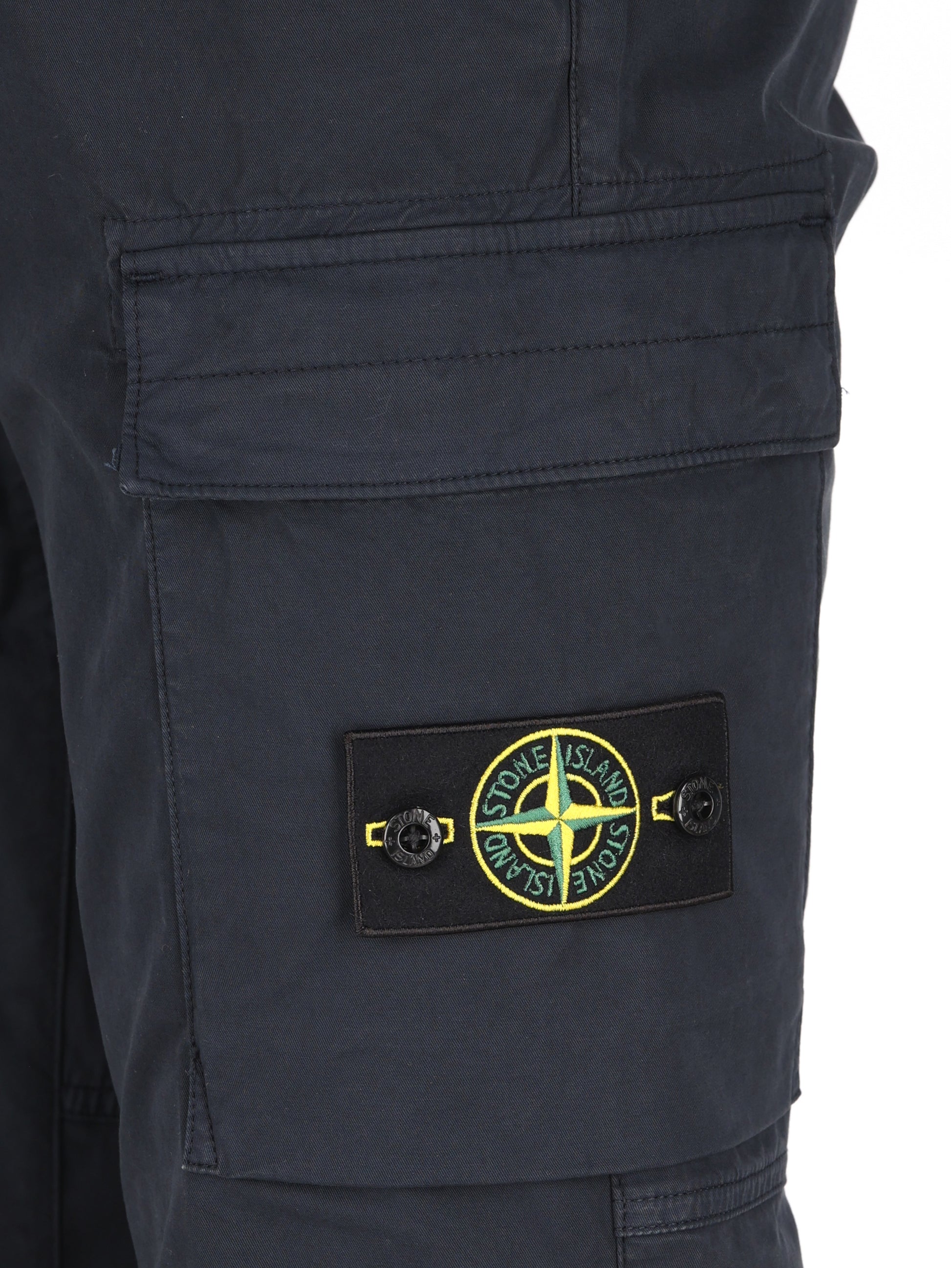 Pantalone realizzato in cotone. 3100032 S0A10V0020 STONE ISLAND 