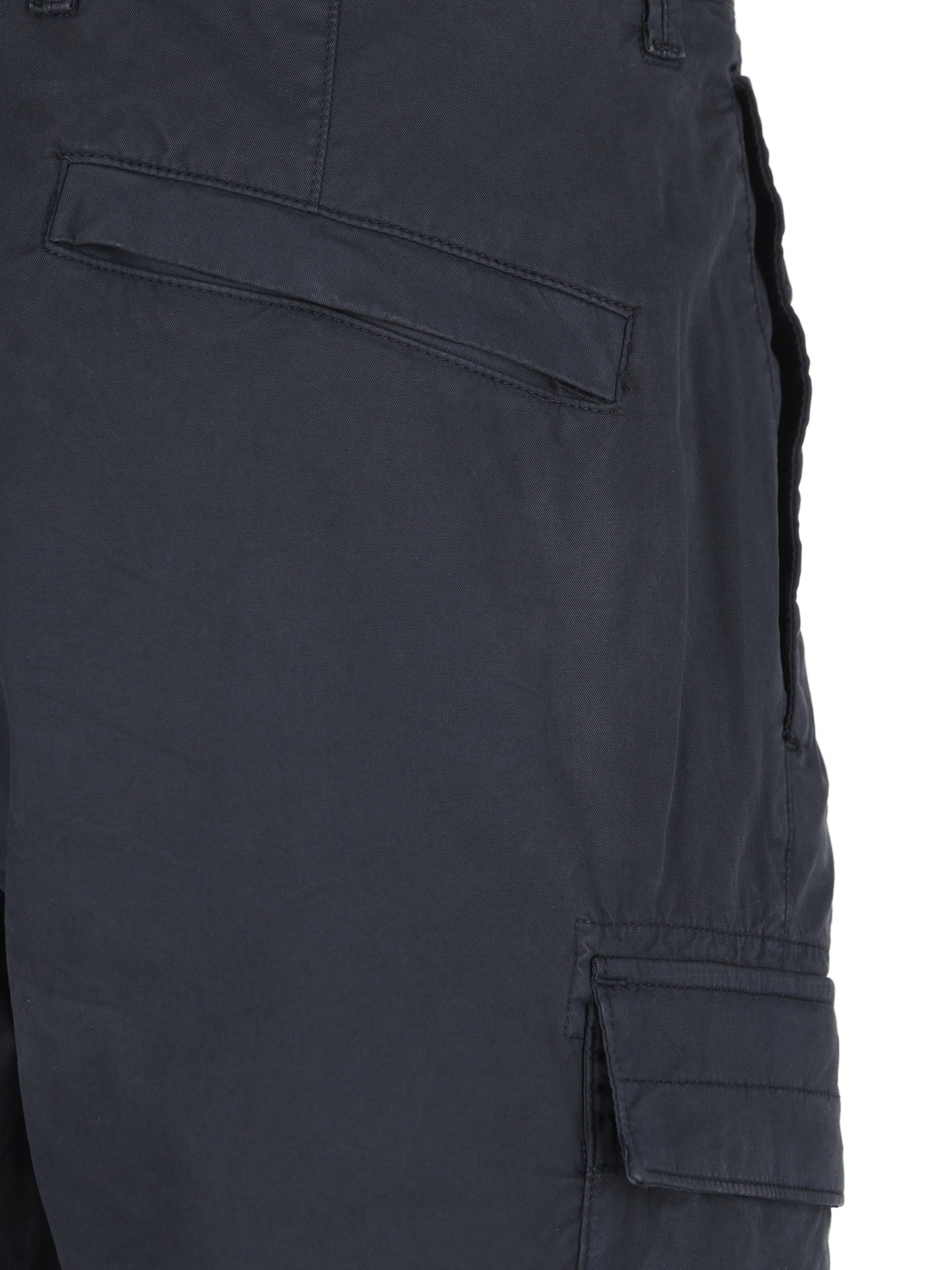 Pantalone realizzato in cotone. 3100032 S0A10V0020 STONE ISLAND 