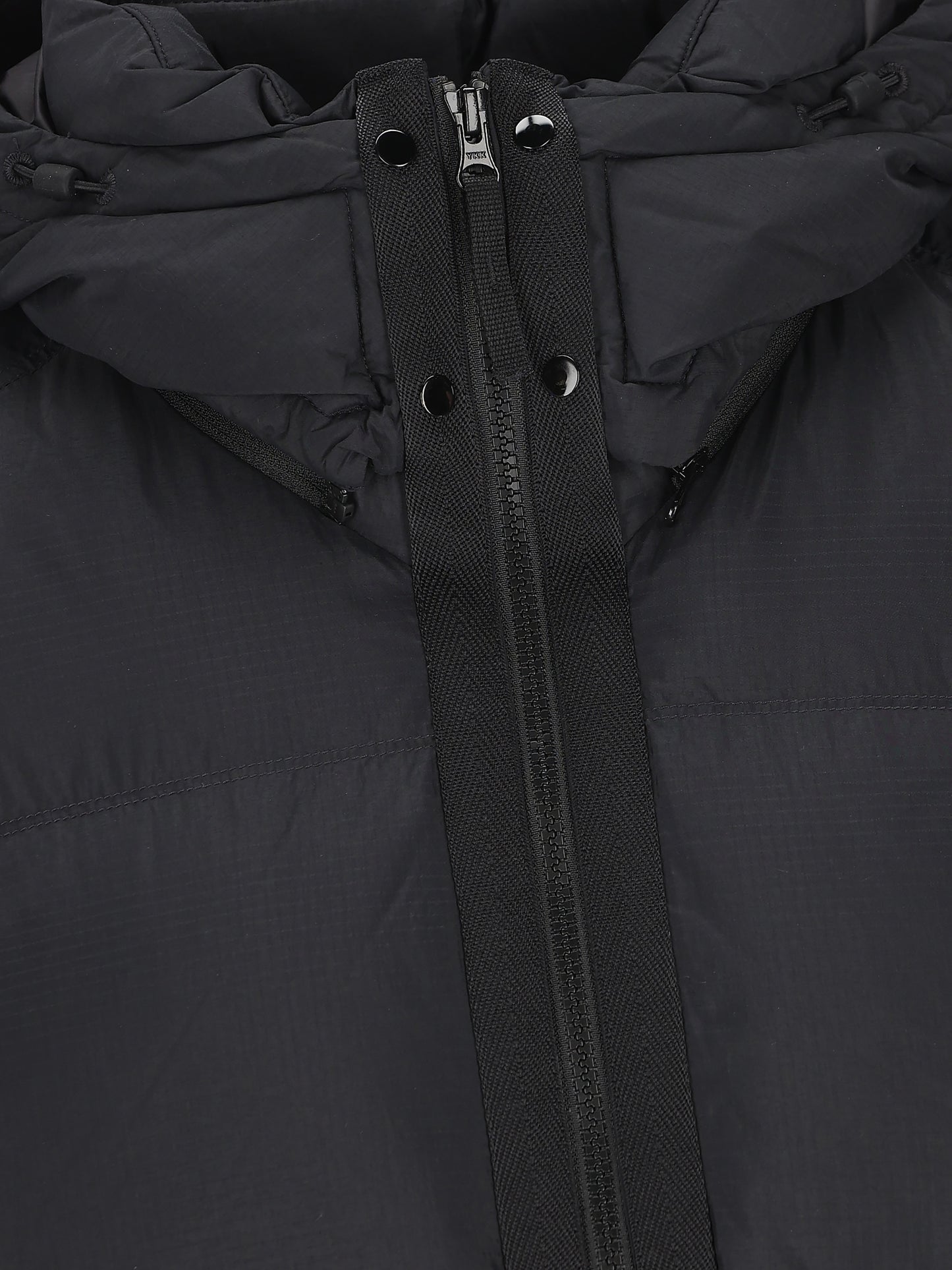 Piumino realizzato in poliammide. 4100013 S0483V0029 STONE ISLAND 