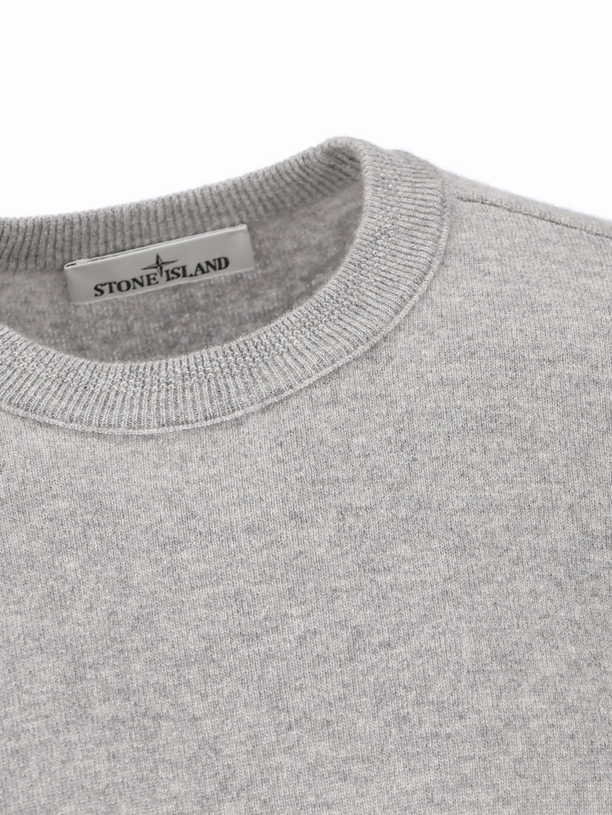 Maglia realizzata in lana vergine. 5100021 S00B4V0M60 STONE ISLAND 