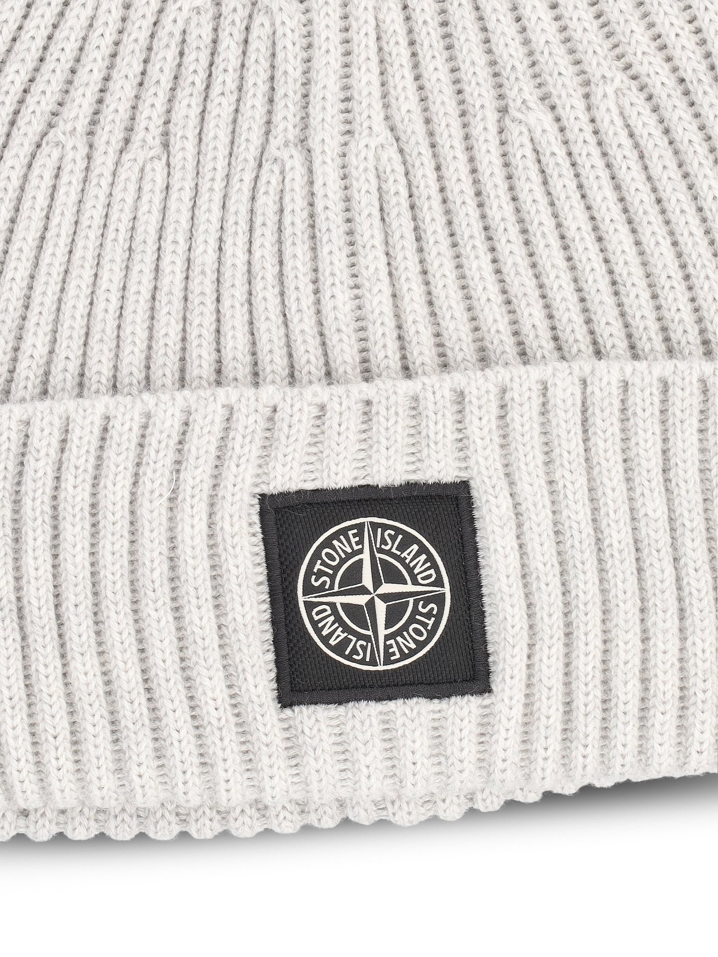 Berretto realizzato in lana N100002 S00C3V0M95 STONE ISLAND 