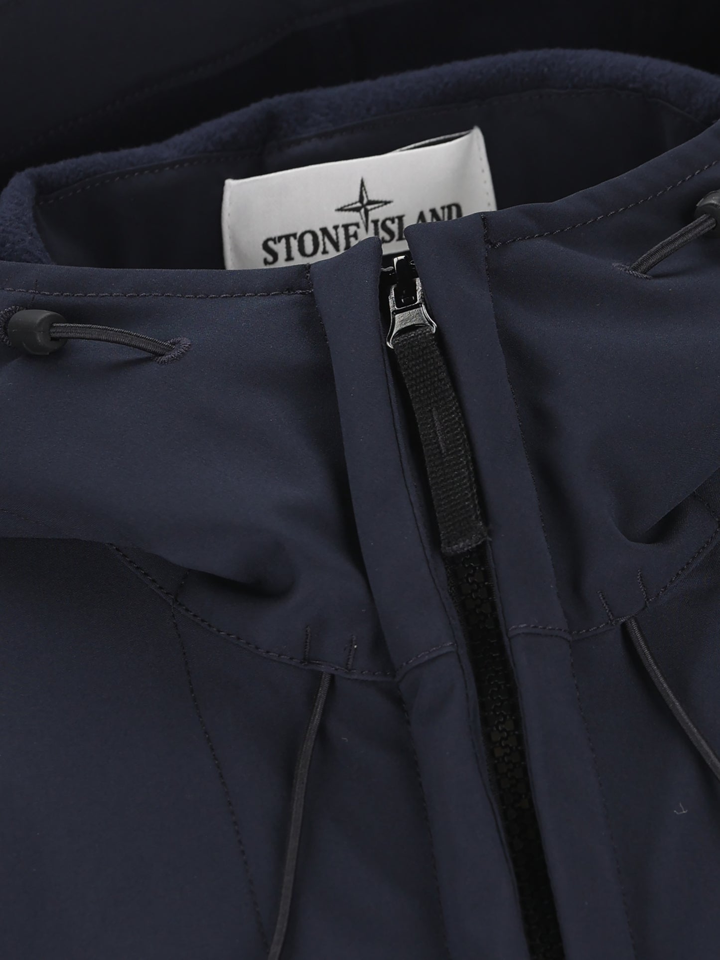 Giacca realizzata in materiale tecnico. Q100004 S0B22V0020 STONE ISLAND 