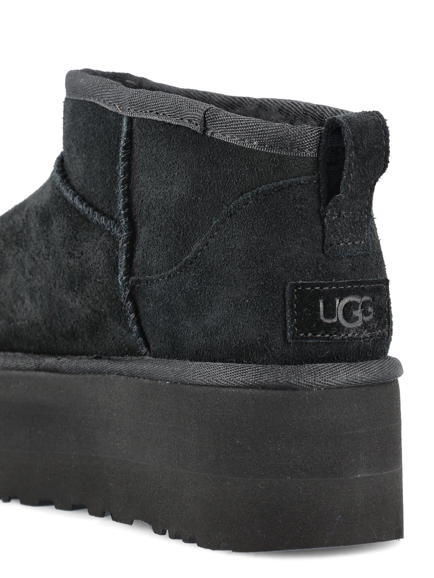 Stivali in camoscio. 1135092 BLK UGG 