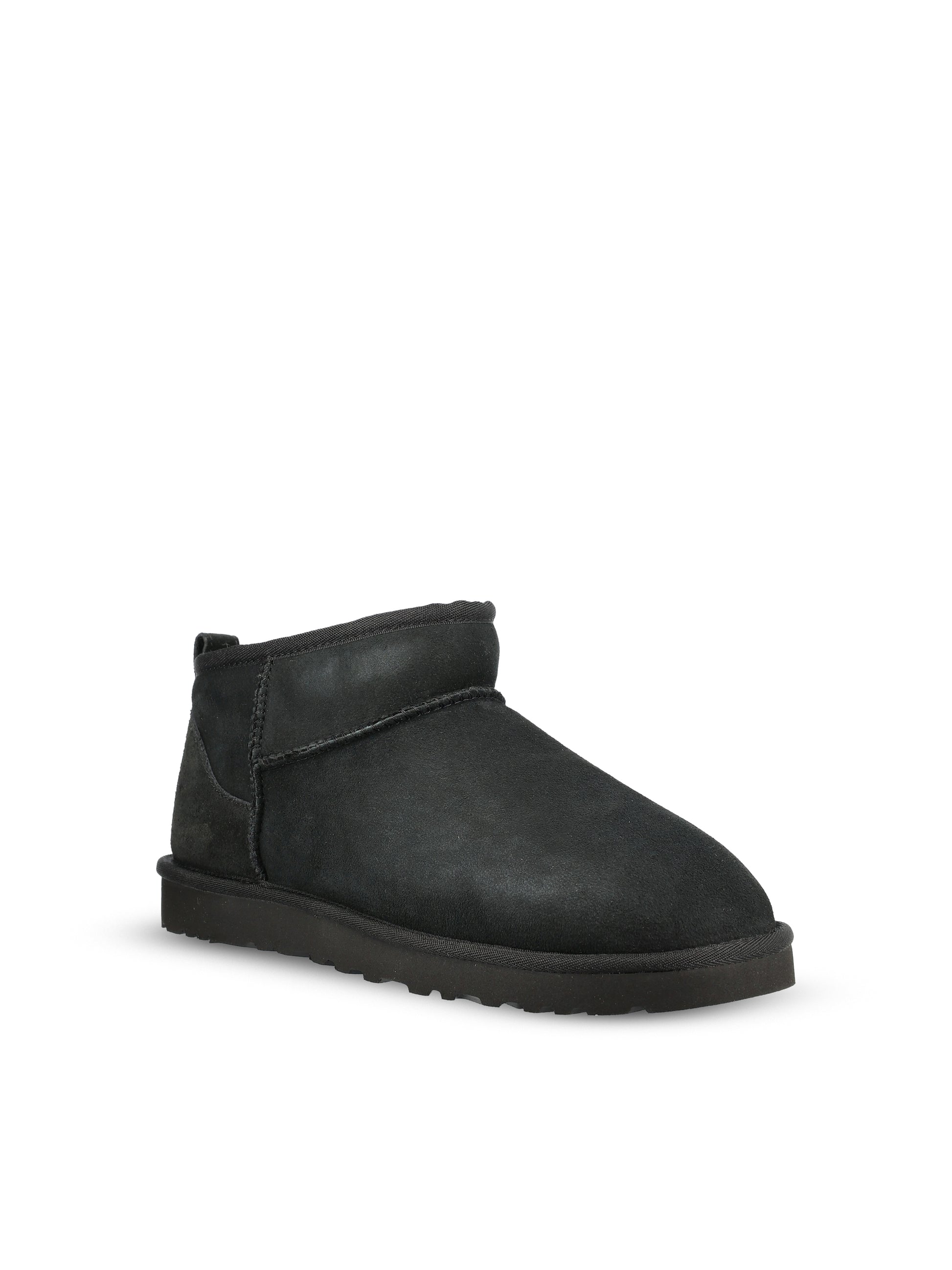 Stivali realizzati in montone. 1137391 BLK UGG 
