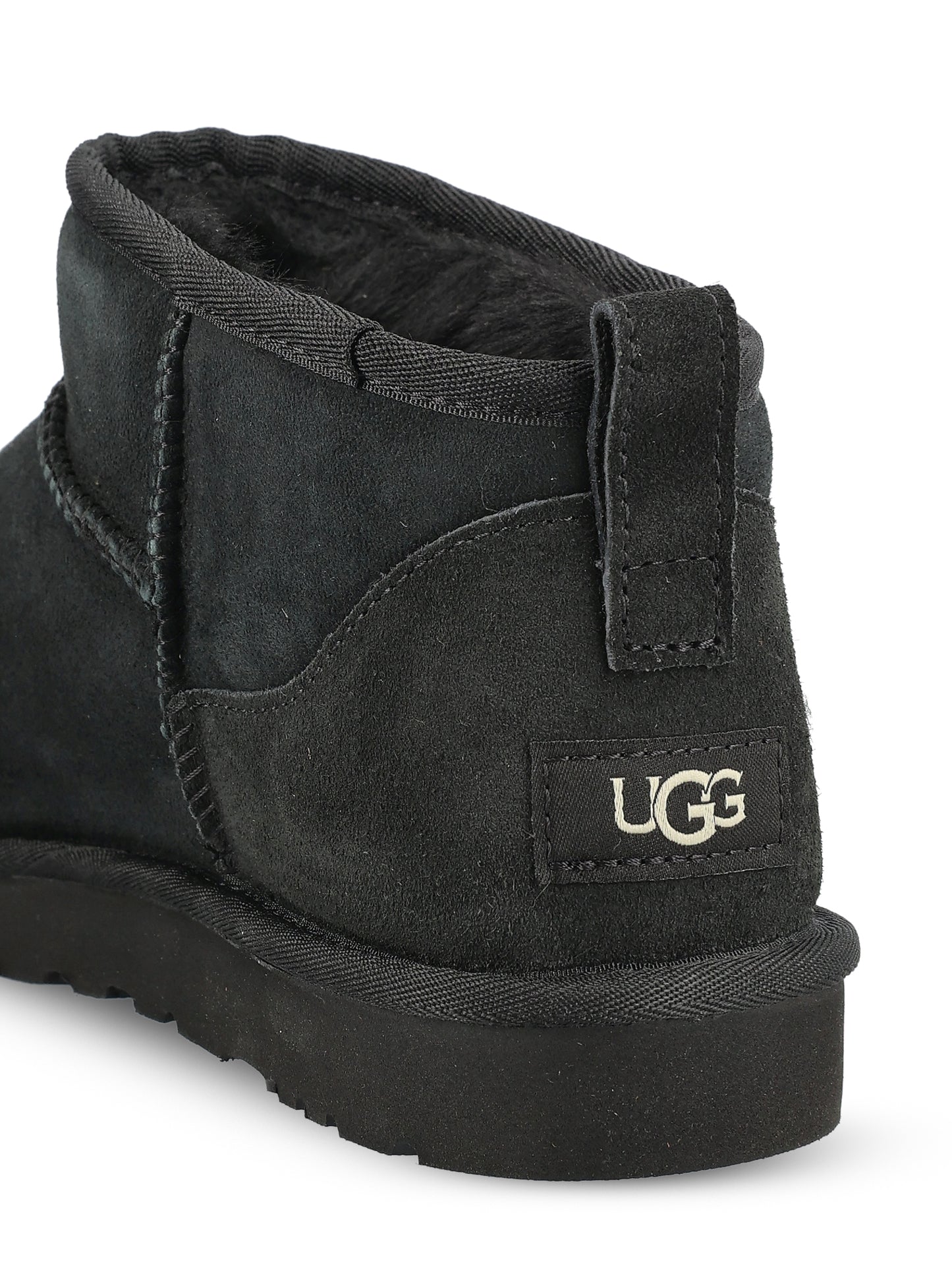 Stivali realizzati in montone. 1137391 BLK UGG 