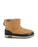 Stivali realizzati in camoscio. 1180196 CHE UGG 