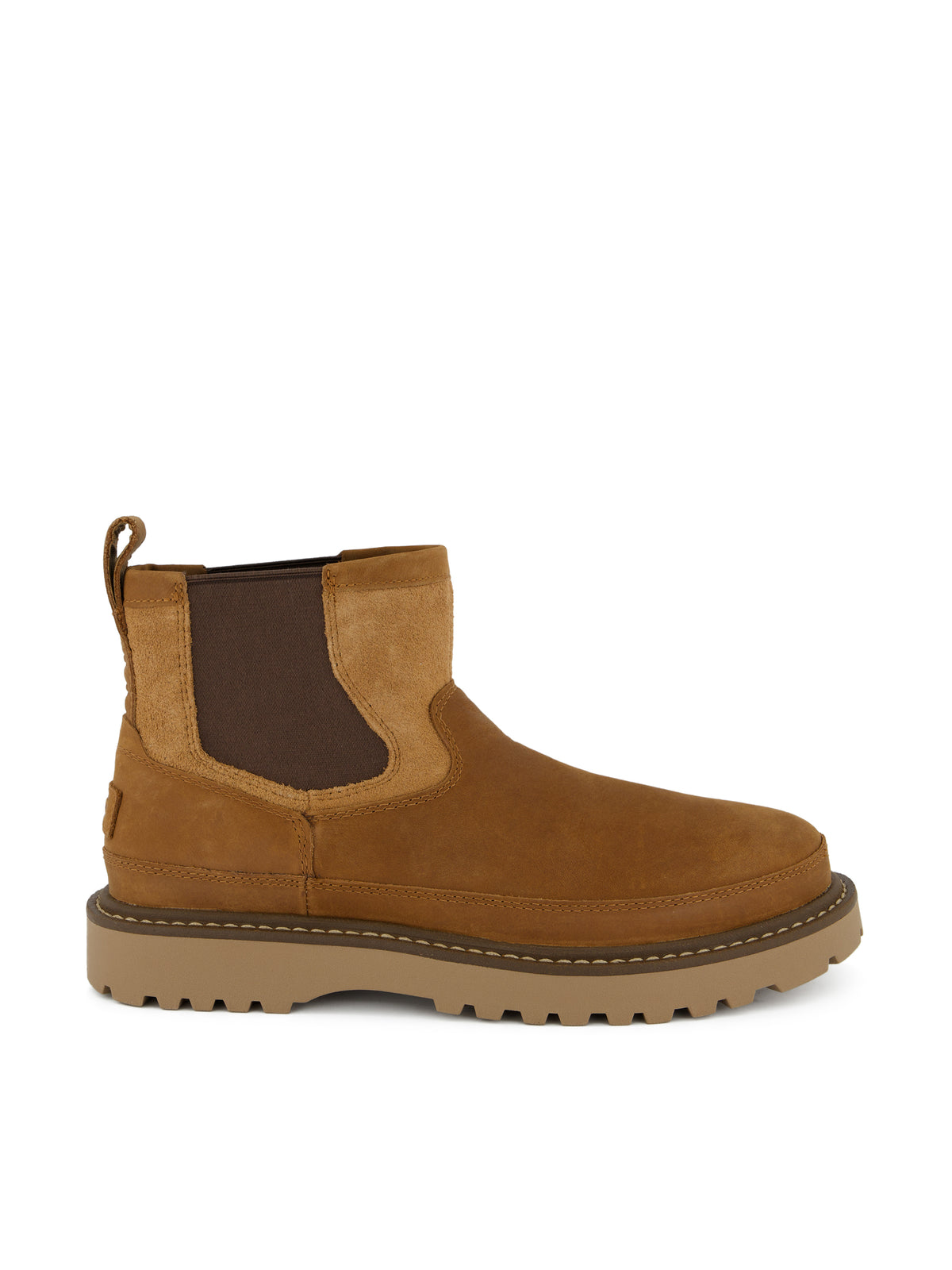 Stivali realizzati in camoscio. 1184610 CHE UGG 