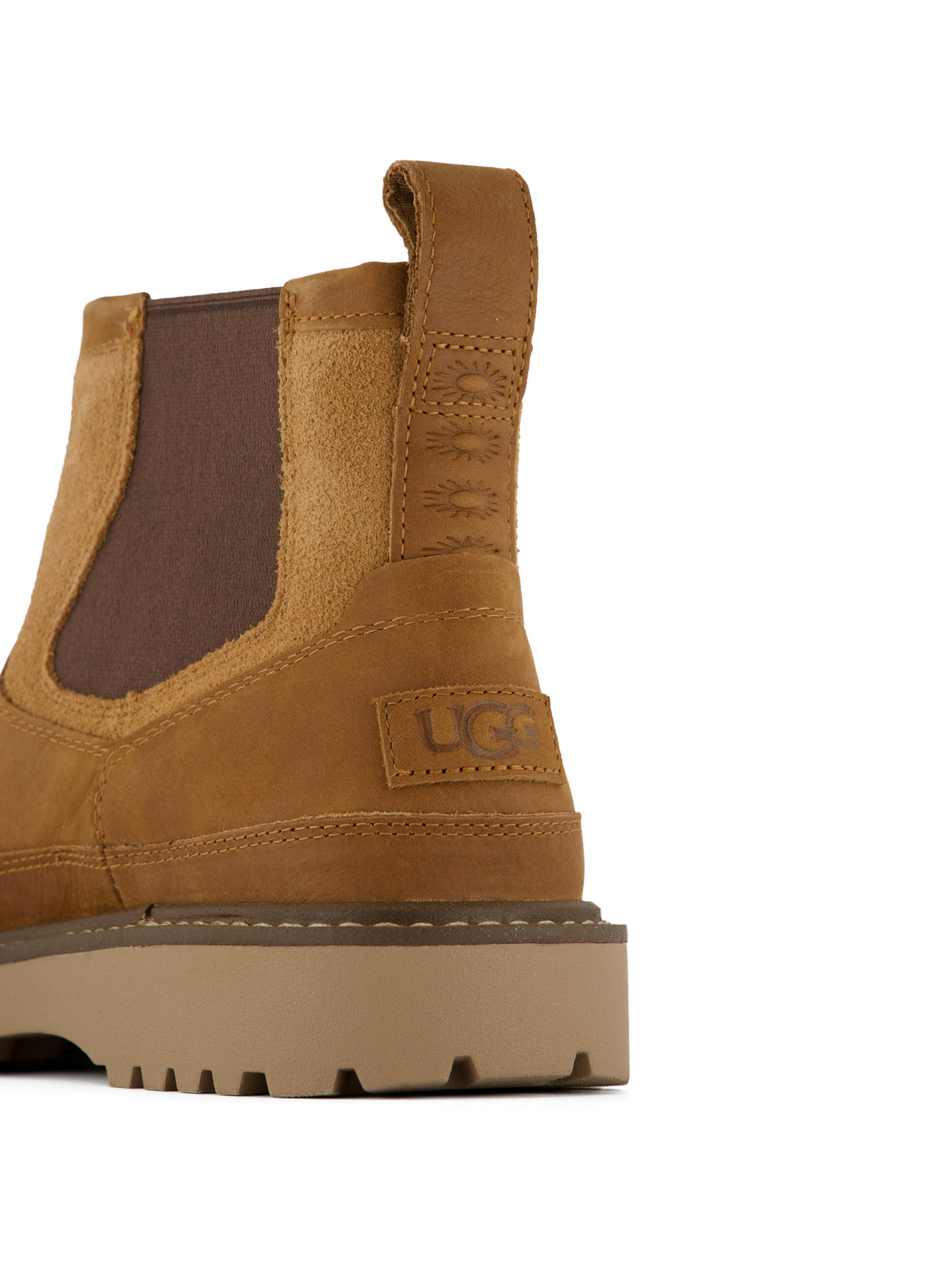 Stivali realizzati in camoscio. 1184610 CHE UGG 