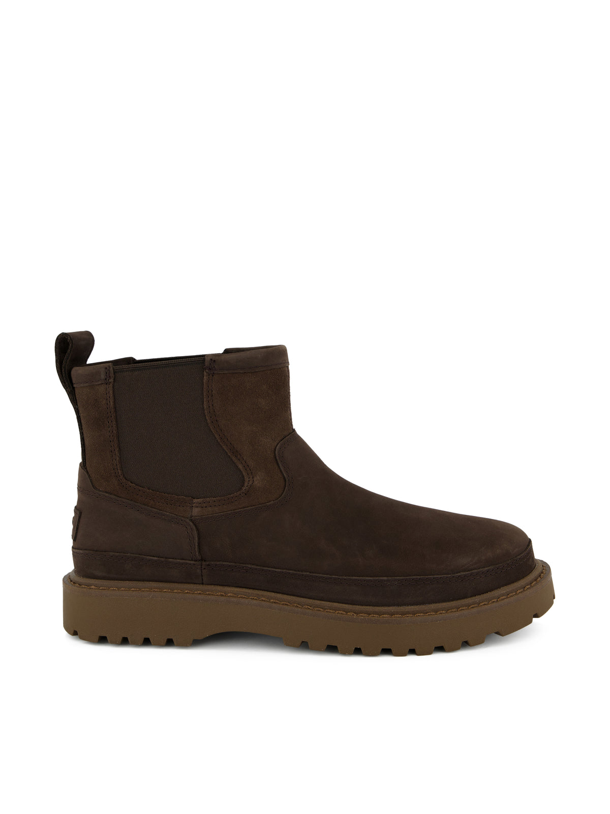 Stivali realizzati in camoscio. 1184610 DDC UGG 