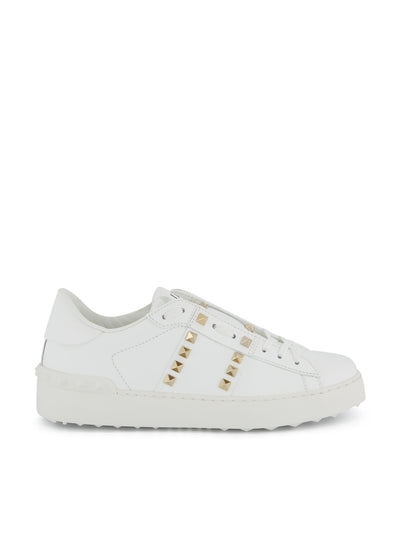 Sneakers realizzate in pelle. 8W2S0A01BHS 0BO VALENTINO GARAVANI 