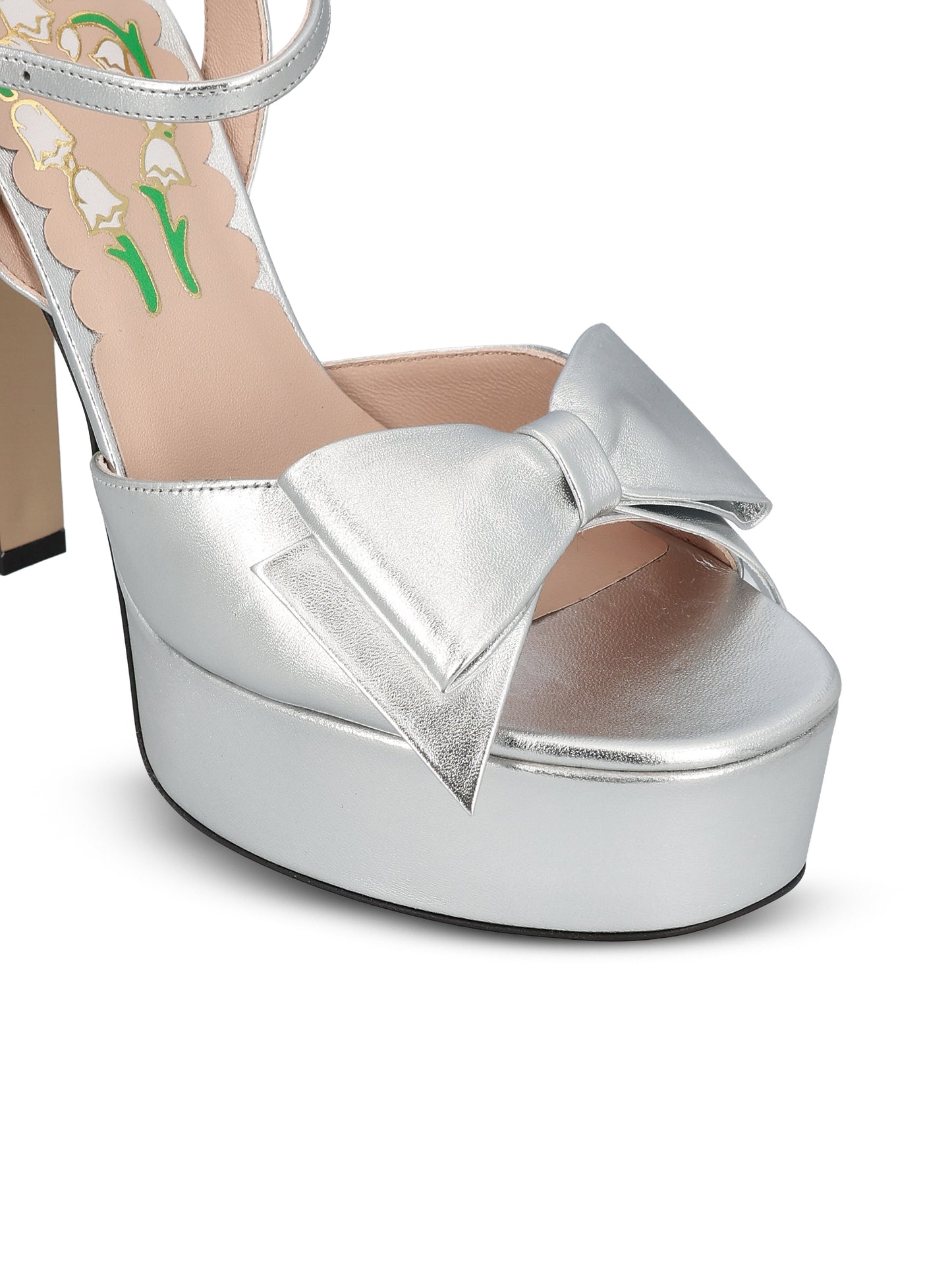 Sandalo in pelle. 9W2S0QC5KDR S13 VALENTINO GARAVANI 
