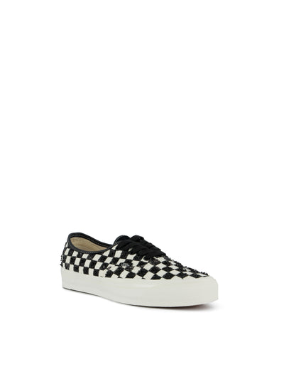 Sneakers realizzate in pelle. VN000DB8 7051 VANS 