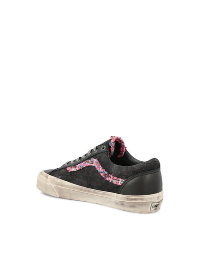 Sneakers realizzate in tela. VN000E8V EMV1 VANS 