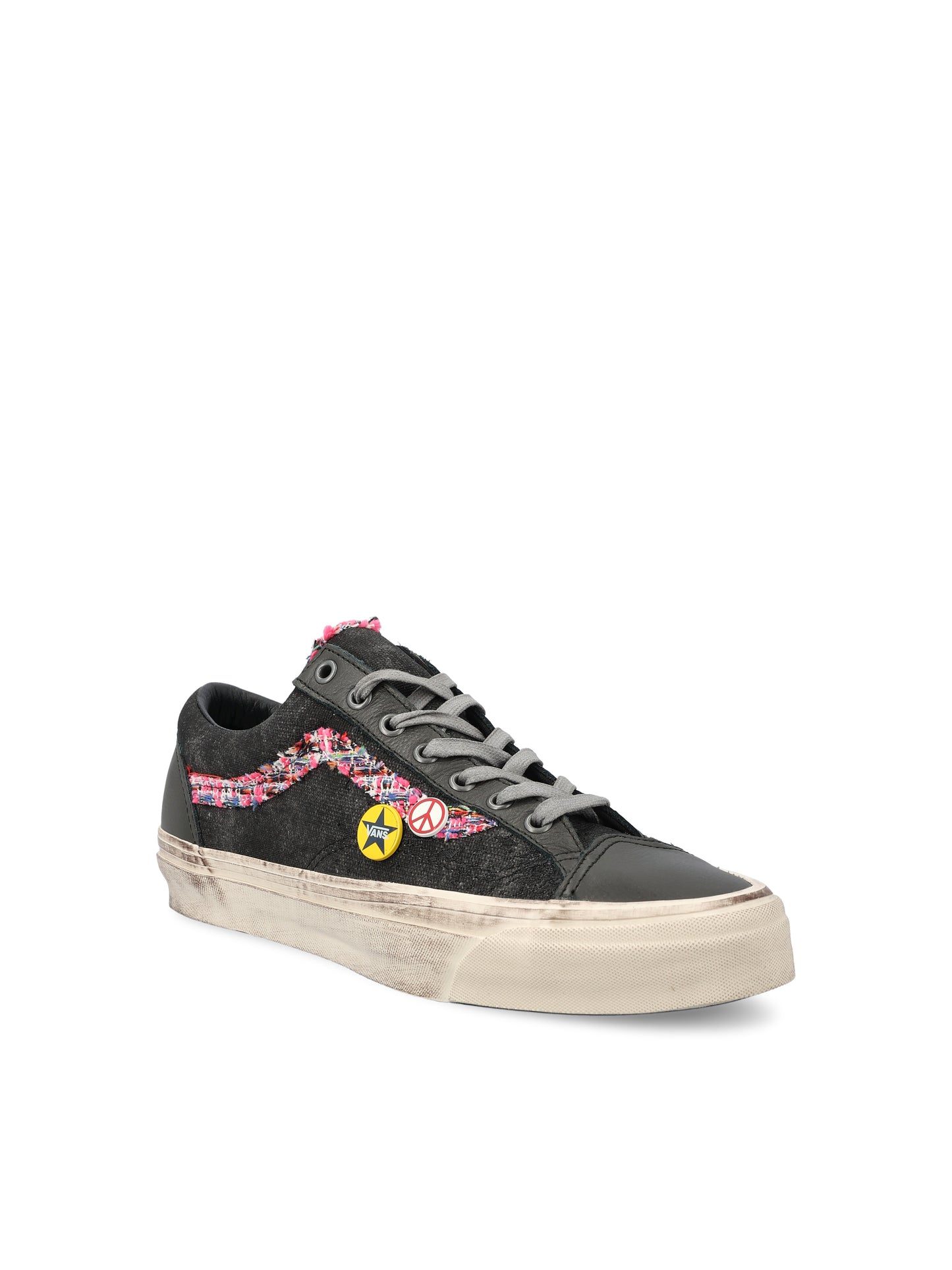 Sneakers realizzate in tela. VN000E8V EMV1 VANS 