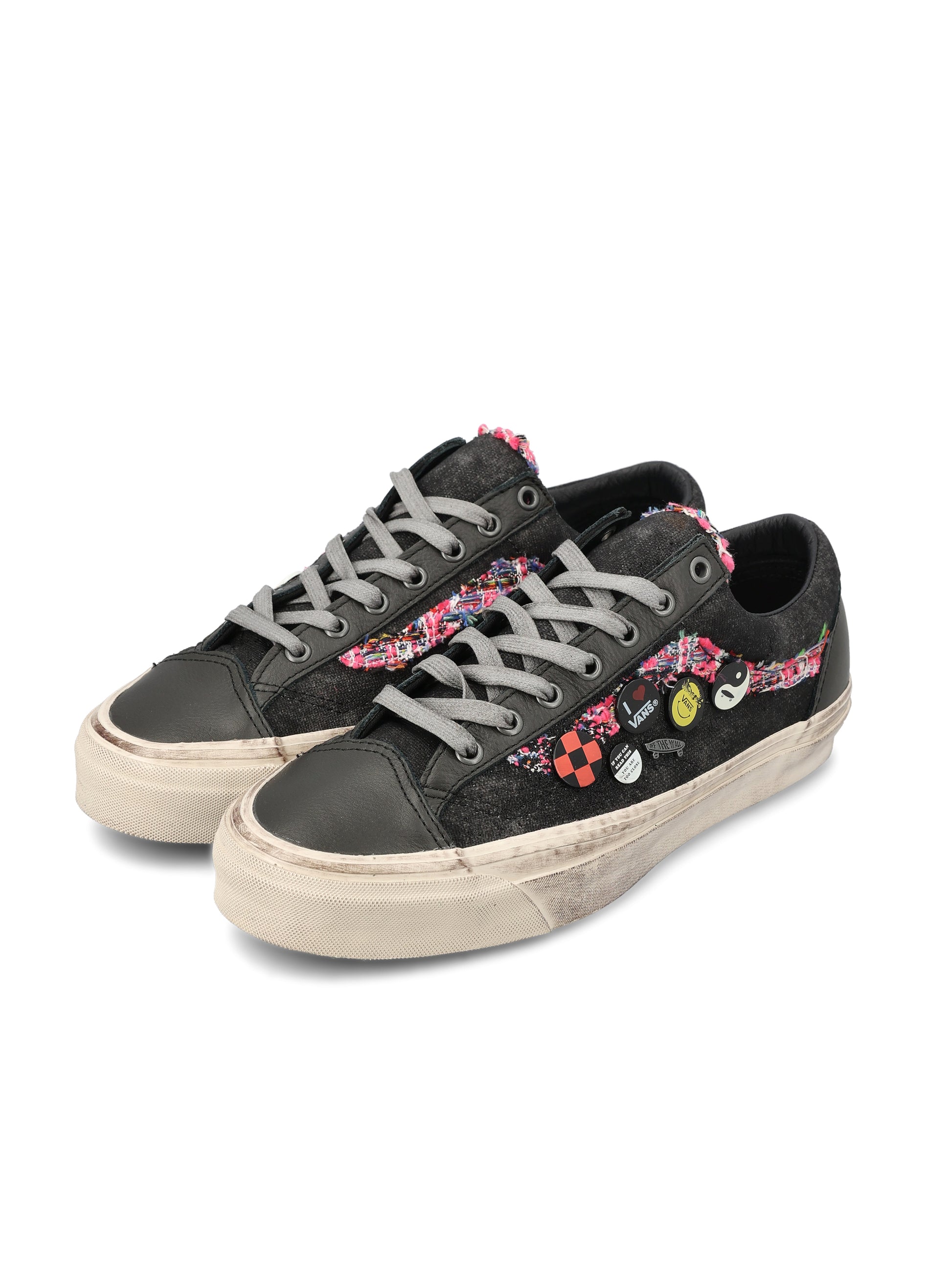 Sneakers realizzate in tela. VN000E8V EMV1 VANS 