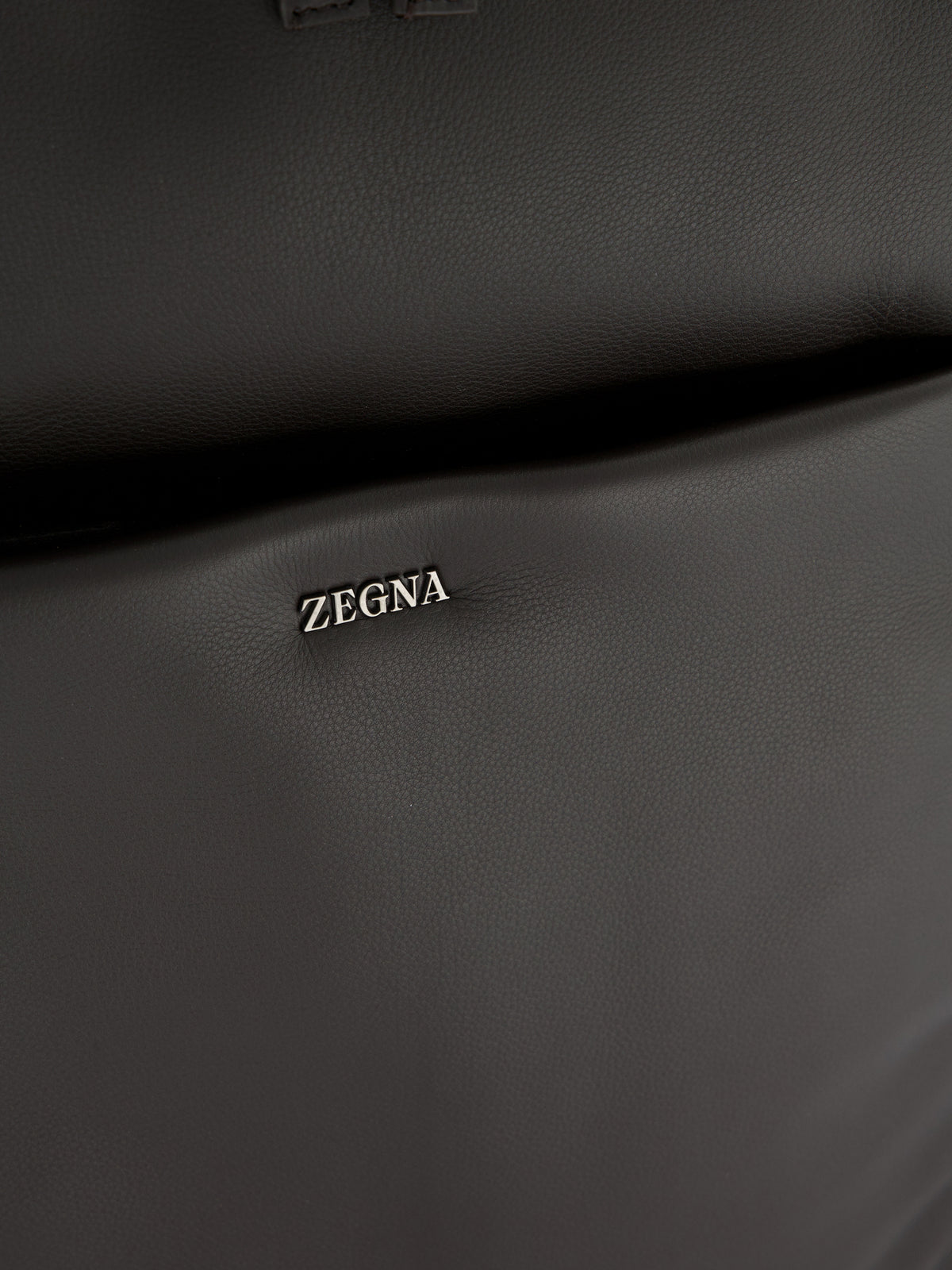 Zaino realizzato in pelle di vitello. RLHOTO C2331ZAMO ZEGNA 