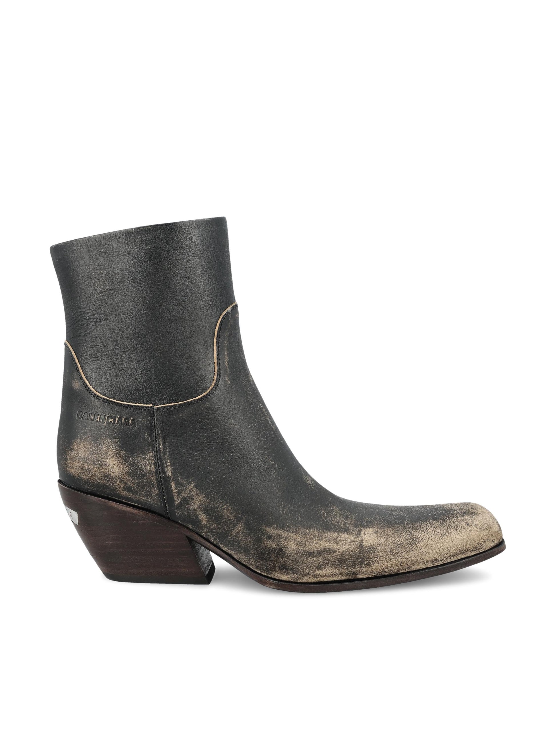 Stivali realizzati in pelle. 853787 WB2271090 BALENCIAGA 