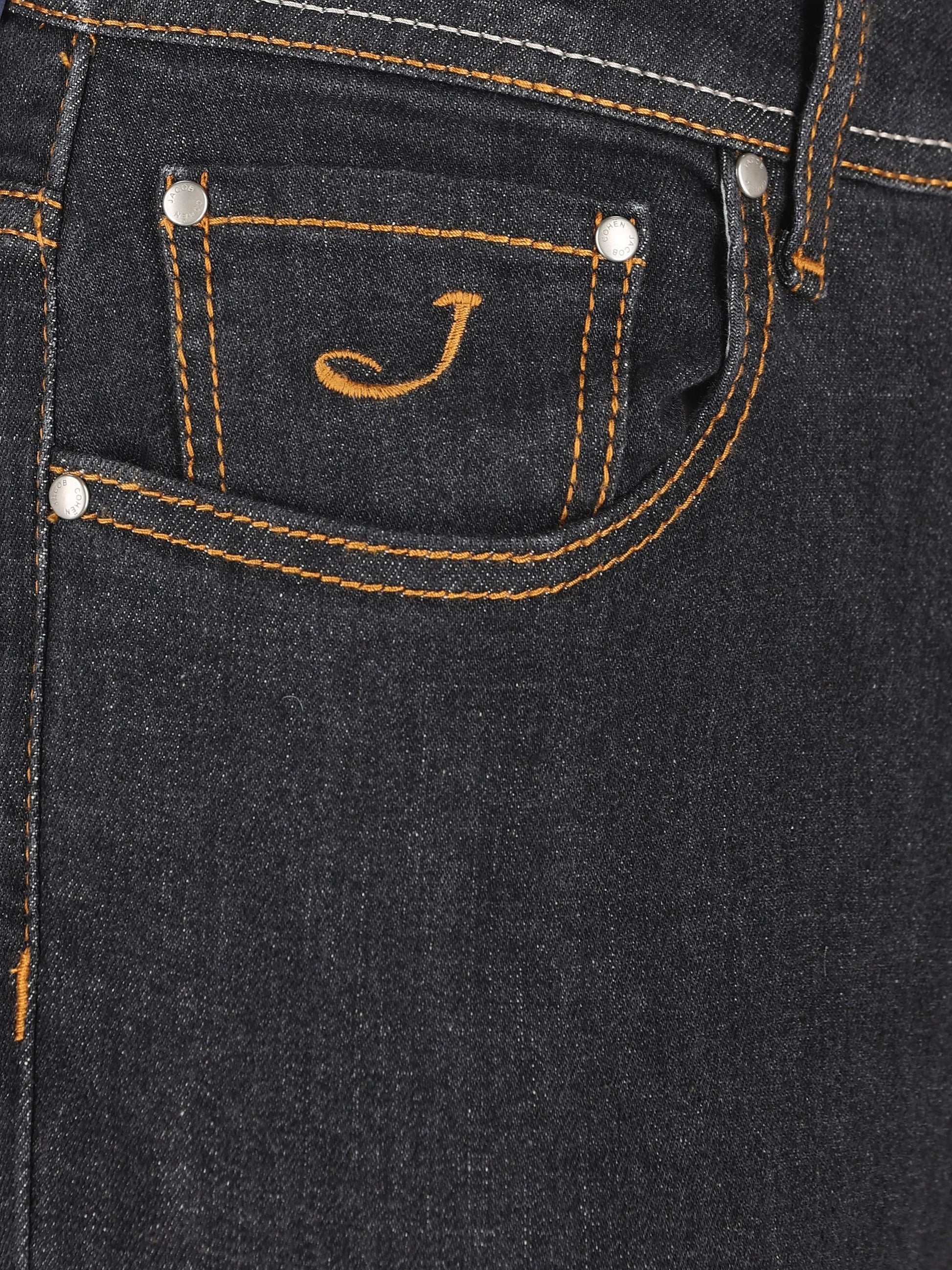 Jeans realizzati in cotone. QM004055 S4286R2500D JACOB COHËN 