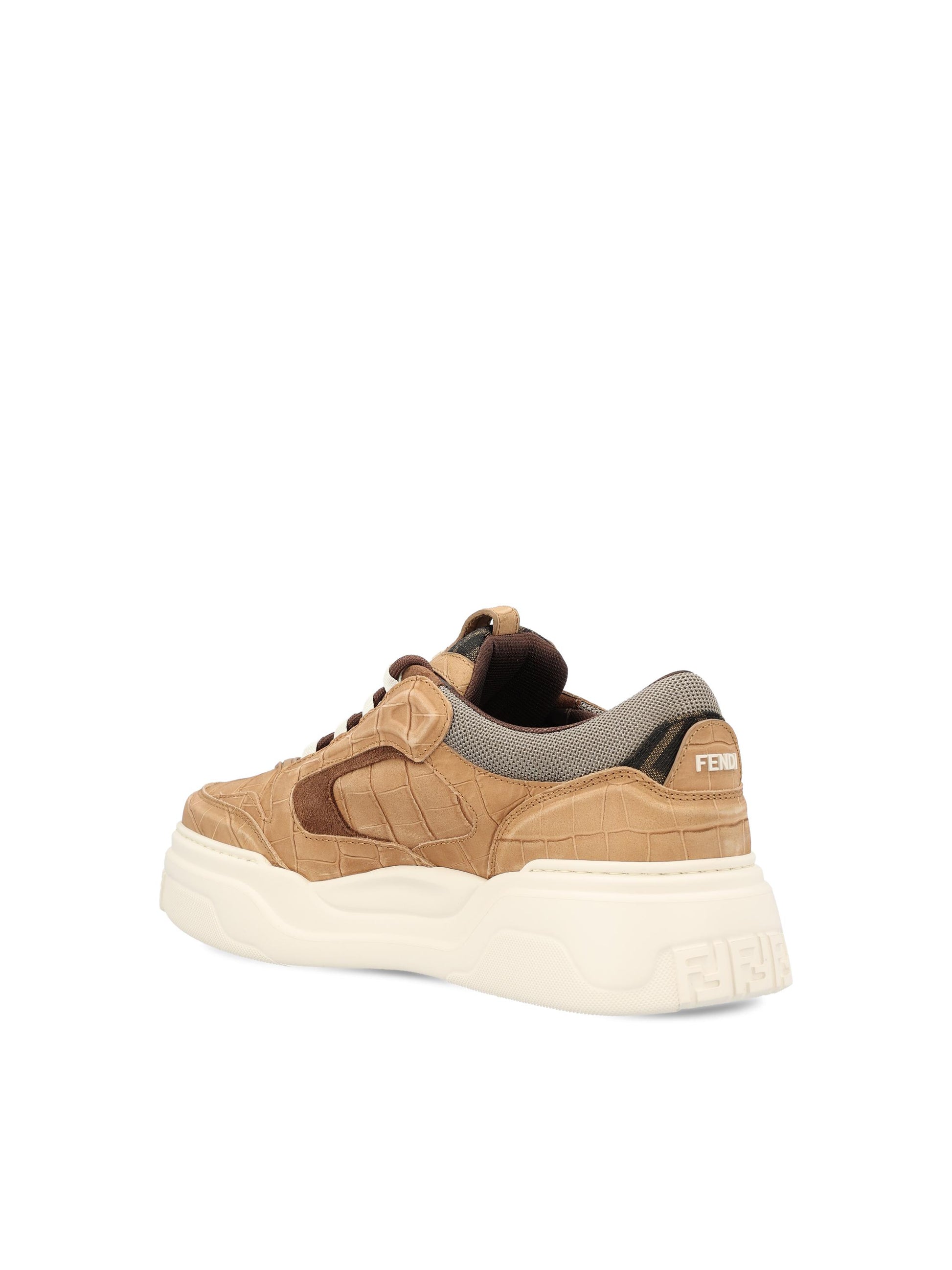 Sneakers realizzata in pelle di vitello. 7E1728 ATTRF1T20 FENDI 