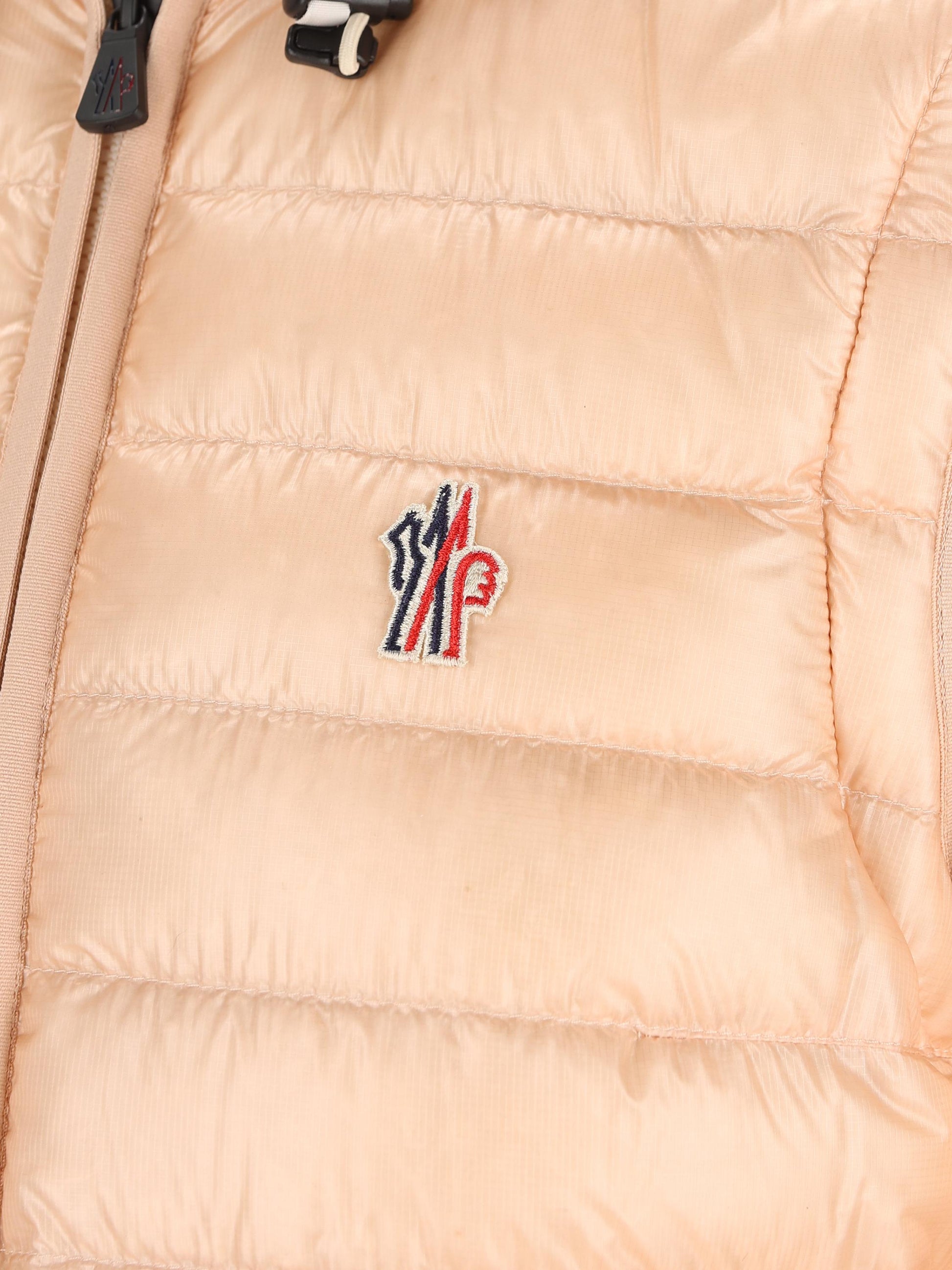 Piumino realizzato in poliammide. W1A00018 597X651K MONCLER GRENOBLE 